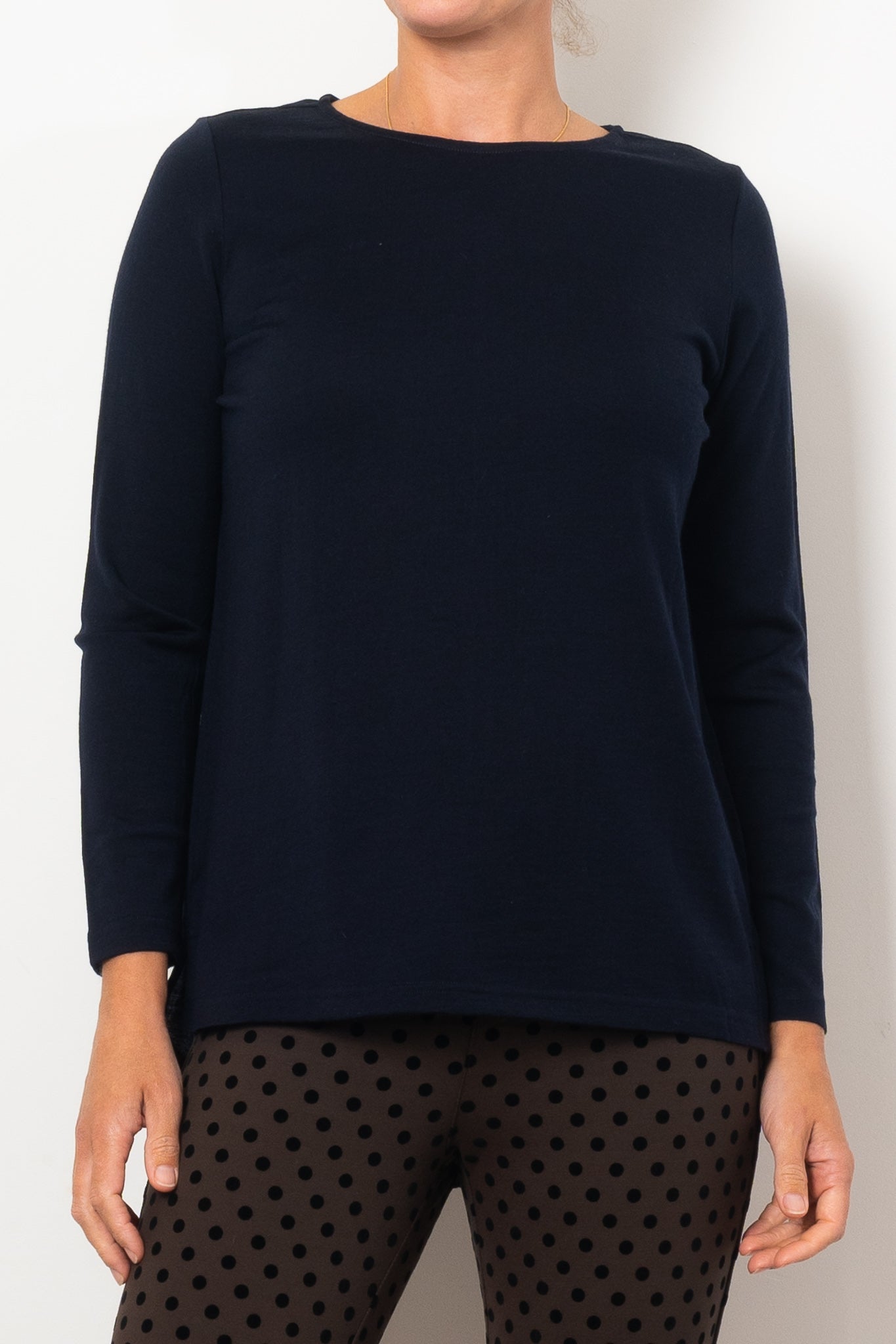Vassalli Women's Merino Wool Back Button Top - Soft & Comfortable Knitwear for Casual Wear, Layering & Travel