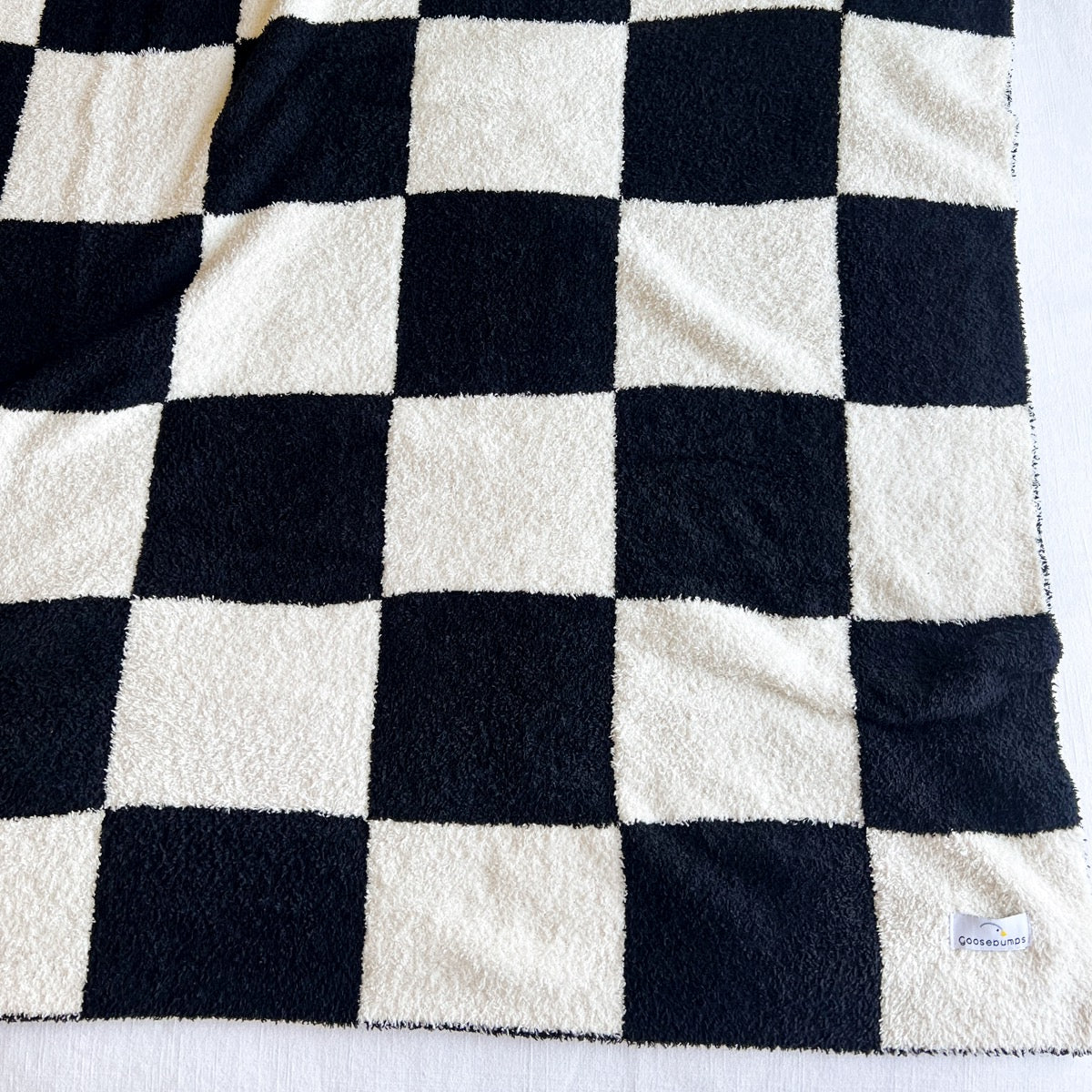 Checkerboard Plush Blanket - Soft & Cozy Black and White Checkered Throw for Bed, Sofa, and Home Decor