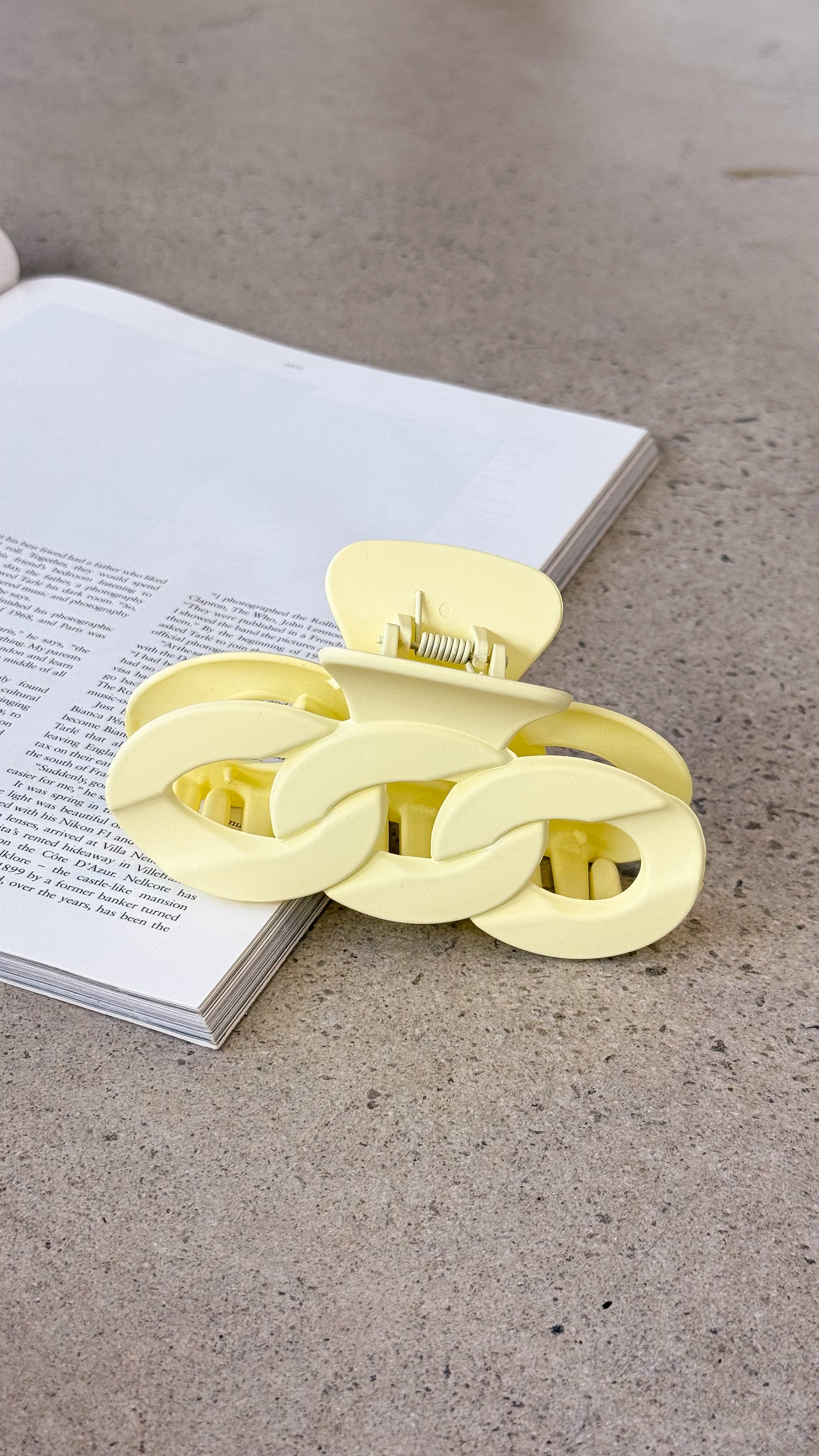 Link Clip - Yellow Hair Clips for Women & Girls | Secure Hair Hold for Ponytails, Braids & Updos | Fashion Hair Accessories