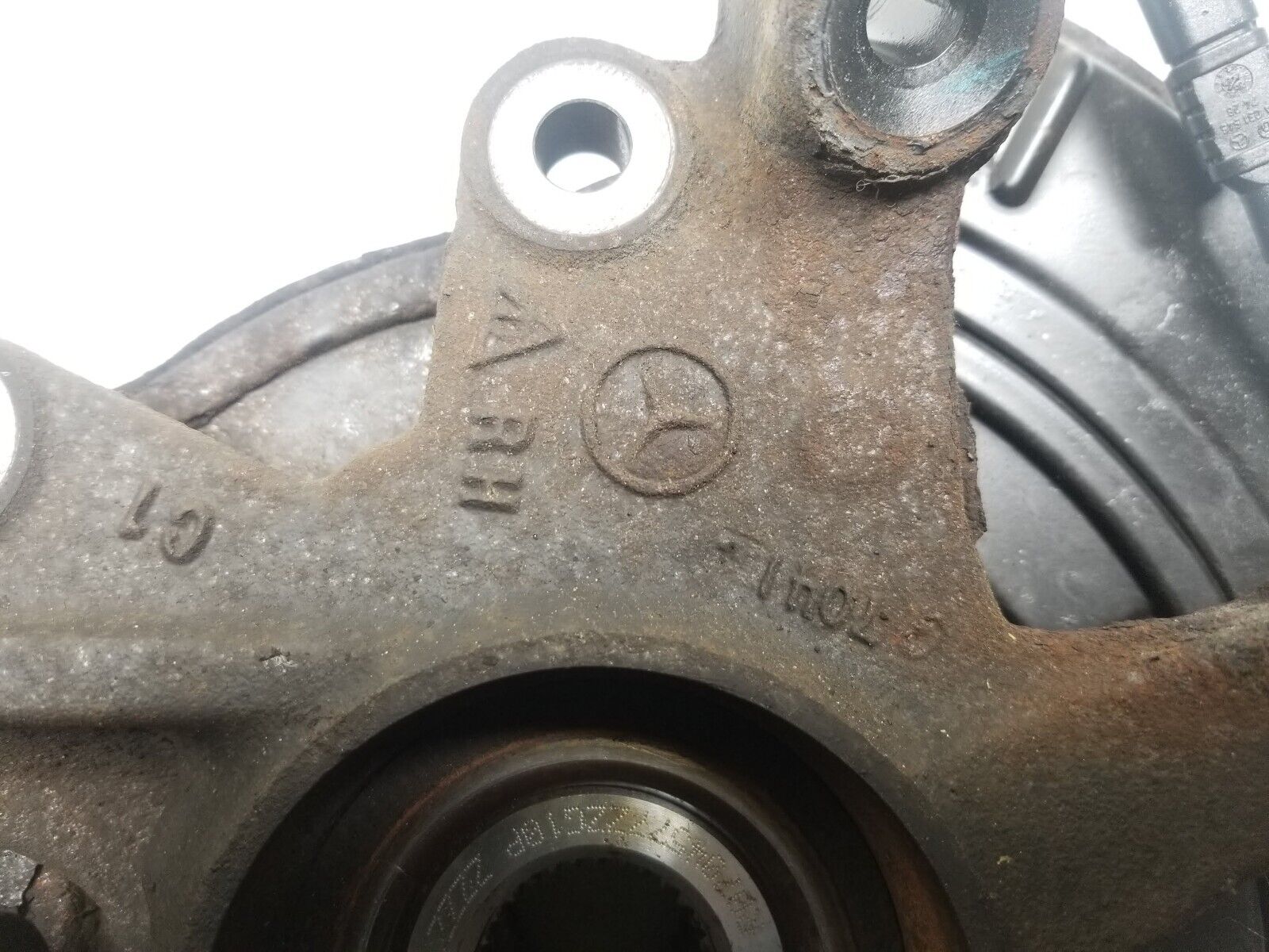 2006-2011 Mercedes ML500 Rear Right Passenger Side Spindle Knuckle OEM Replacement - Perfect for Suspension Repair & Off-Road Adventures