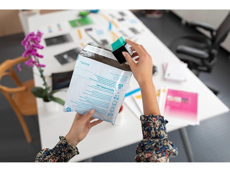 Original HP 564 Cyan Ink Cartridge - 300 Page Yield | High-Quality Inkjet Printer Supplies for Home & Office Printing