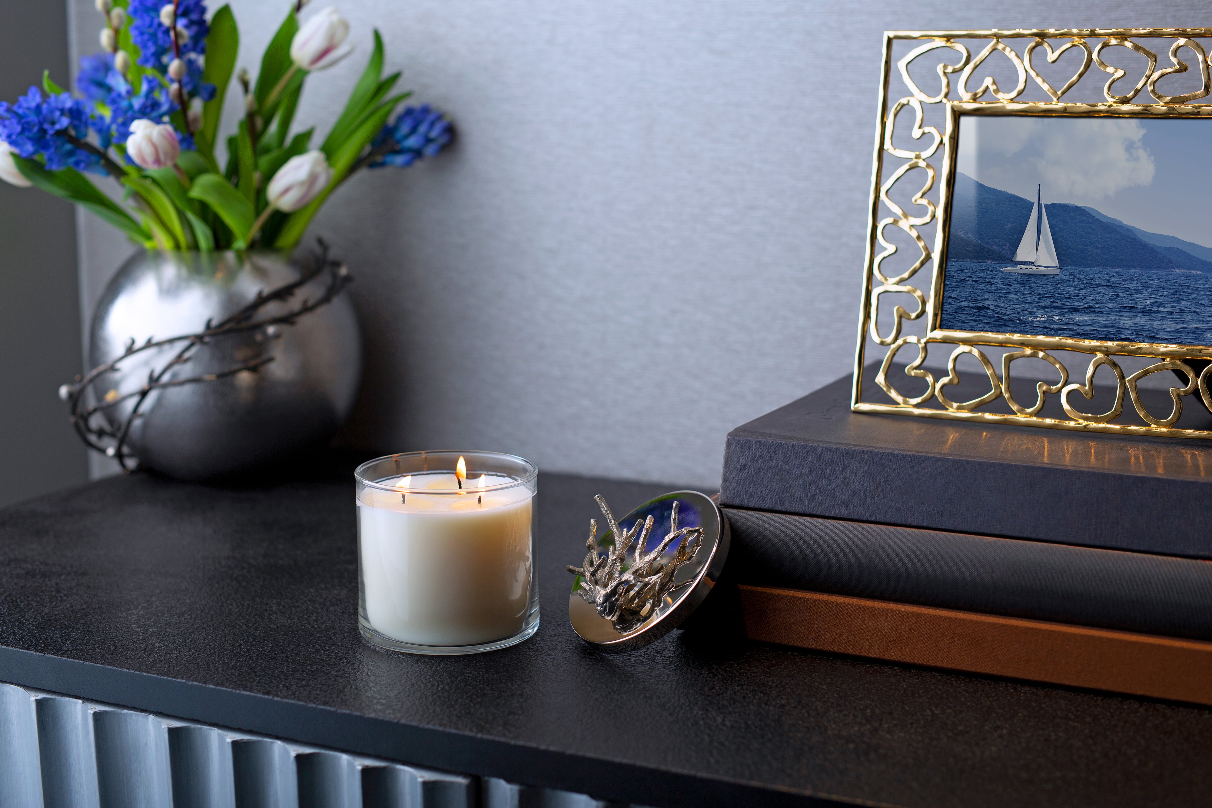 Ocean Reef Scented Soy Candle - Natural Coconut & Sea Salt Fragrance - Handmade Aromatherapy Candles for Relaxation, Meditation & Home Decor - Perfect for Bedroom, Bathroom & Living Room