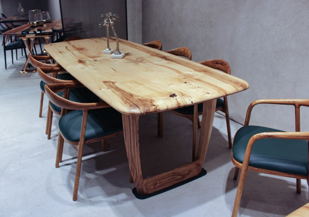 Rustic Solid Chestnut Wood Dining Table with Sturdy Chestnut Legs - Perfect for Farmhouse, Cottage & Country Style Dining Rooms