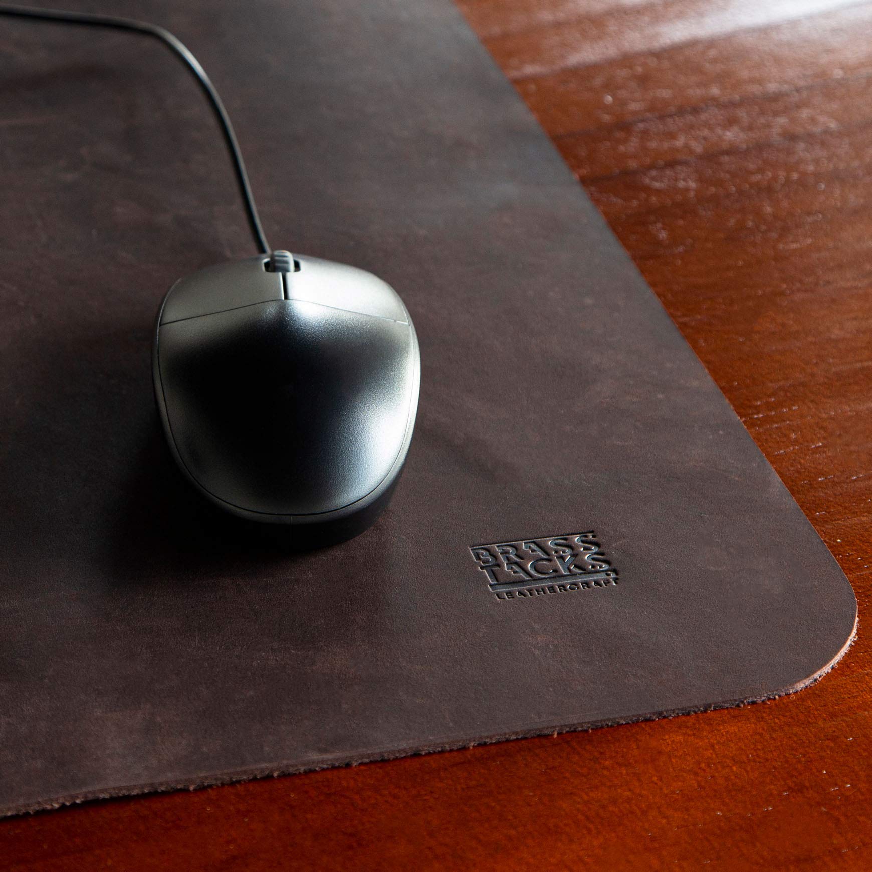 Premium Large Desk Pad Protector - High-End Top Grain Leather Gaming Mouse Pad & Office Desk Mat - Waterproof Keyboard Pad for Laptop, PC - Perfect for Home Office, Gaming Setup & Workspace