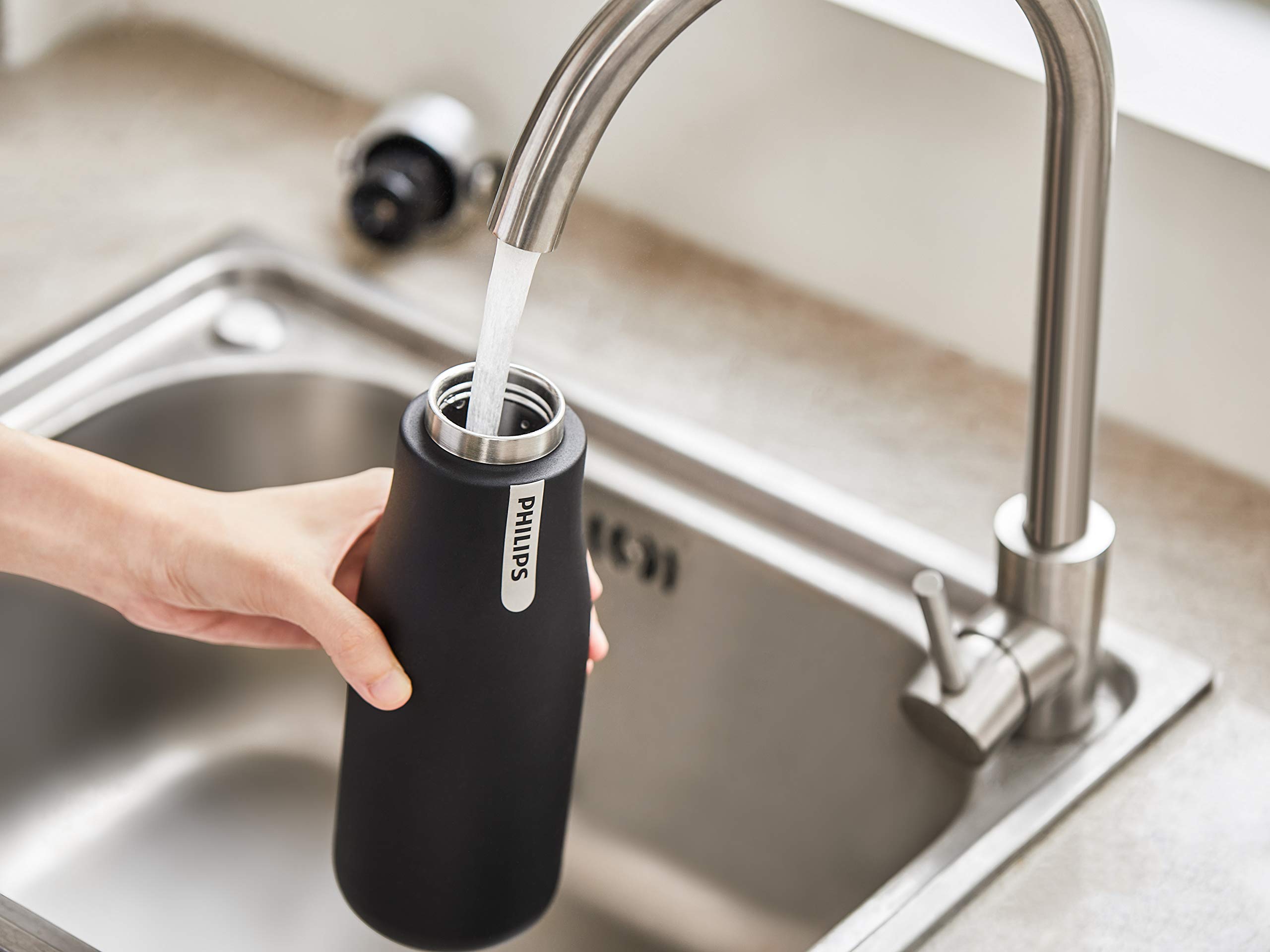 Philips Go Zero Smart UV Wasserfilter Schwarz Groß – Ideal für Kalt- und Warmwasser (4°C - 60°C) | 5V | Perfekt für Zuhause, Büro und Reisen