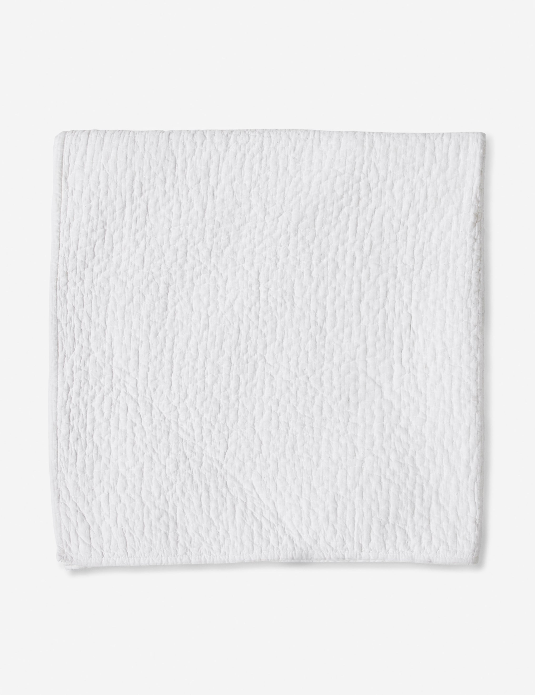 Clemence Quilt - Soft & Cozy Bedding Set for All Seasons | Perfect for Home Decor, Guest Rooms & Cozy Nights