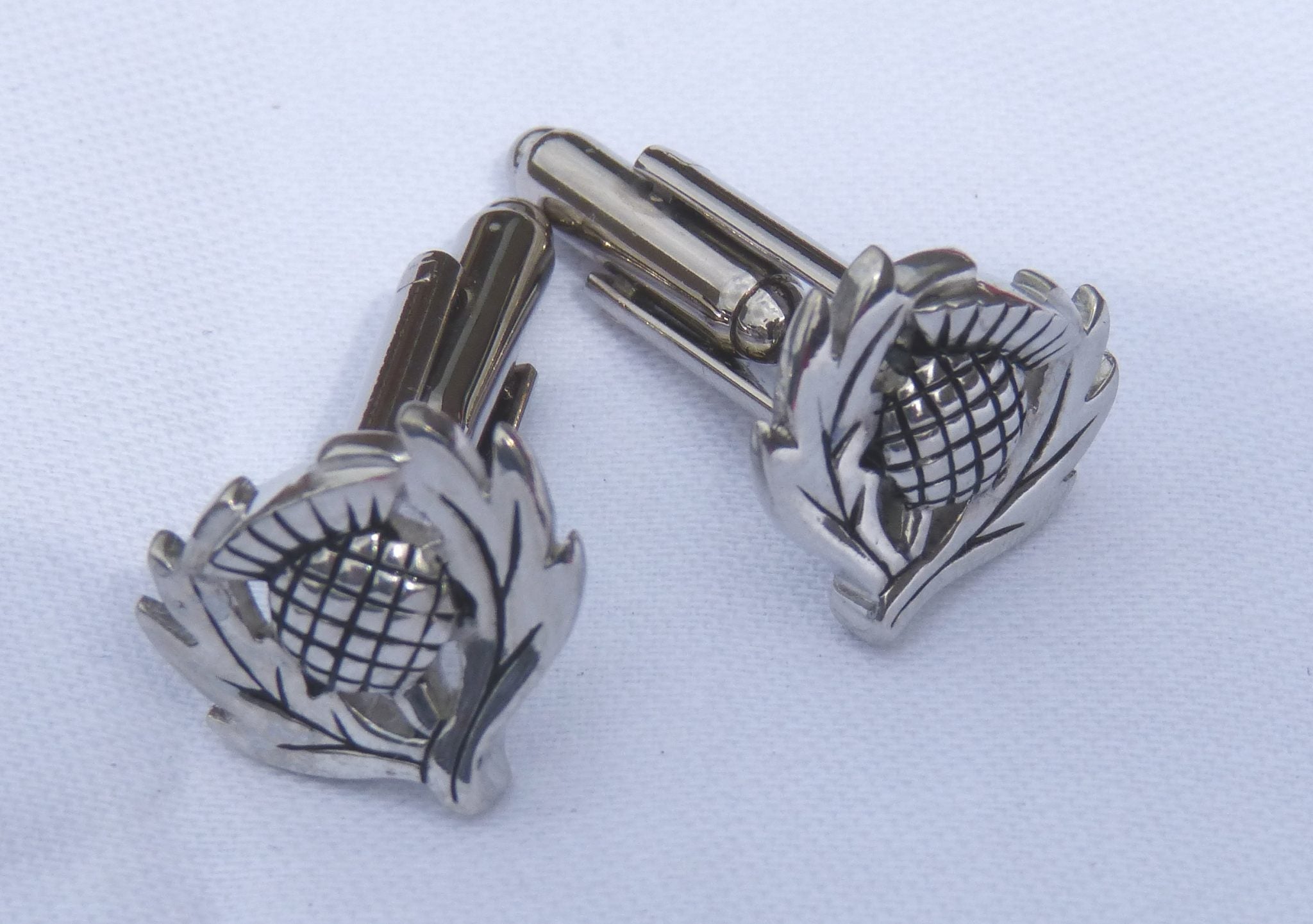 Elegant Thistle Flower Cufflinks for Men - Scottish Highland Dress Accessories for Weddings, Formal Events & Gifts