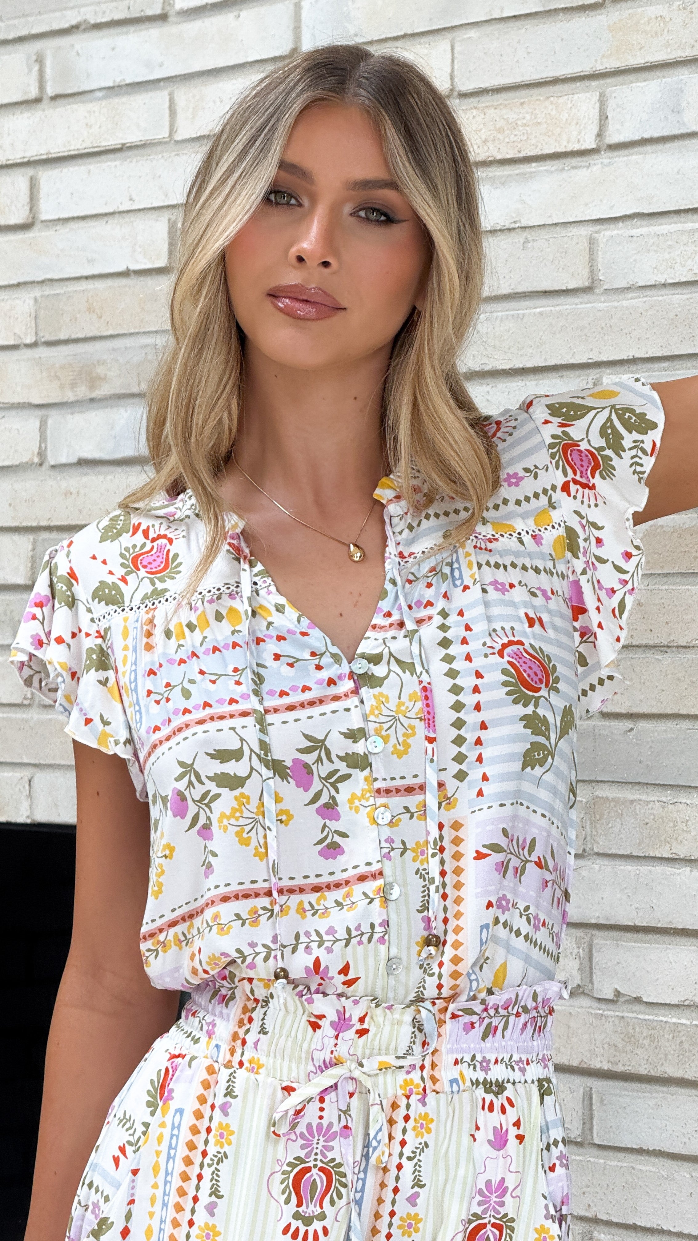Lesley Short Sleeve Top with Leah Print - Women's Casual Floral Blouse for Summer, Office Wear & Date Night Outfits