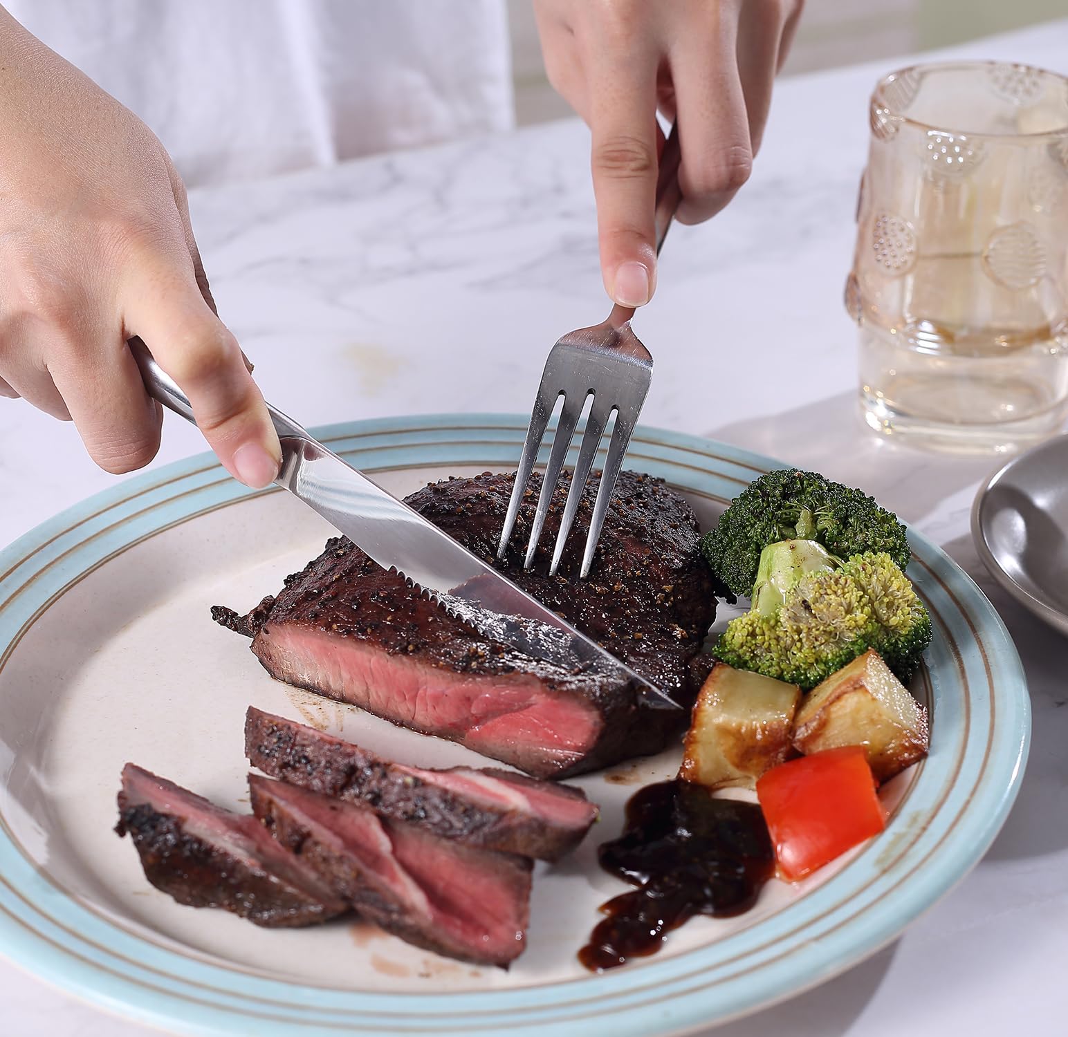 Premium 6-Piece Steak Knife Set - High Carbon Stainless Steel with Serrated Edge, Dishwasher Safe - 4.5