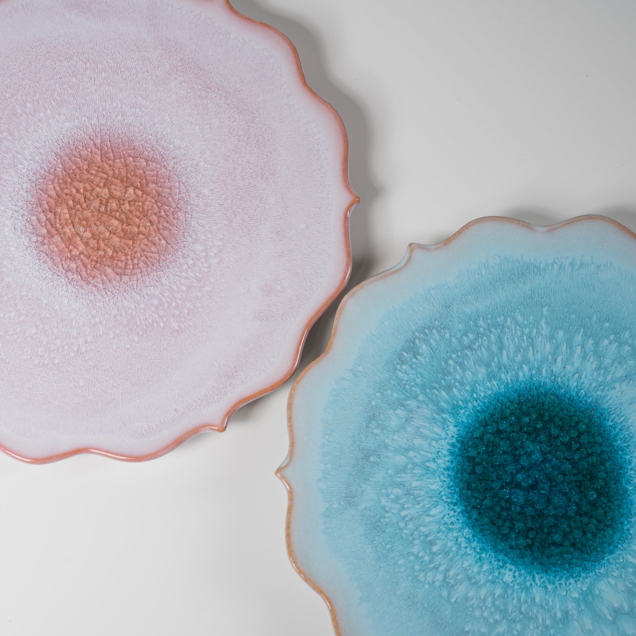 Tenryu Kiln Hagi Ware Flower Plate - Handmade Japanese Ceramic Dish in Sky Blue, Perfect for Sushi, Desserts & Home Decor