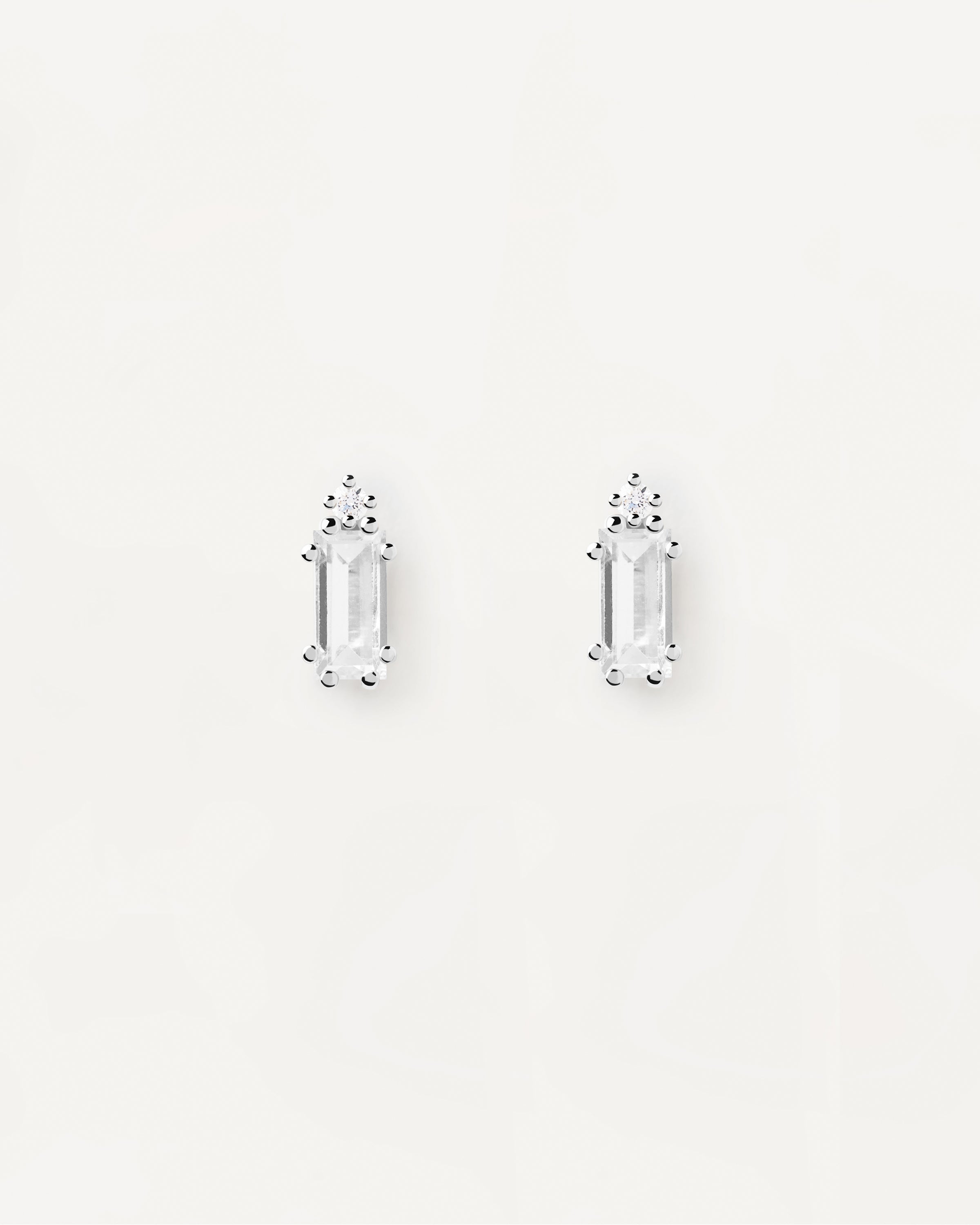 Bea Single Silver Earring - Elegant Minimalist Stud for Women - Perfect for Everyday Wear, Parties & Gifts