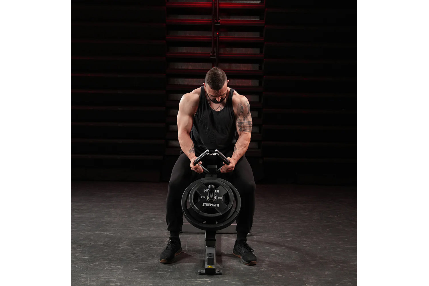 Hammer Strength Plate Loaded Gripper - Heavy Duty Hand Grip Strengthener for Workout & Fitness Training - Perfect for Home Gym, CrossFit, and Strength Building Exercises