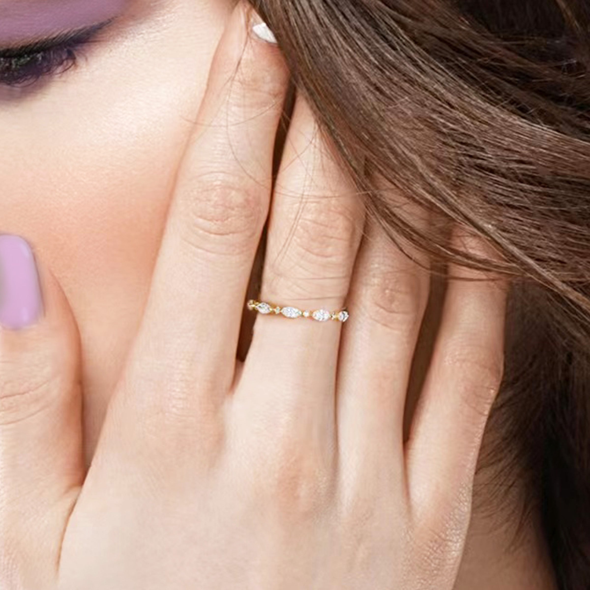 Sparkling Petals Ashes Ring - Memorial Jewelry for Loved Ones | Cremation Keepsake for Women & Men | Perfect for Remembrance, Sympathy Gifts & Special Occasions
