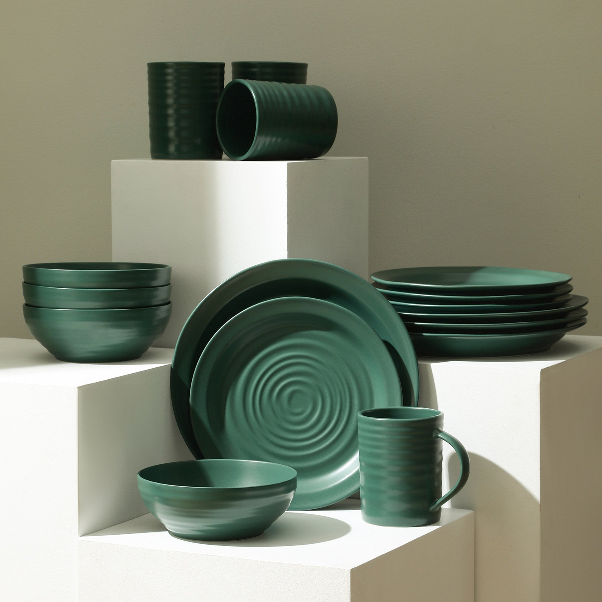 Orbit Stoneware Dinnerware Set - 16-Piece Green Ceramic Plates, Bowls & Mugs for Everyday Use | Durable Stoneware for Family Dining, Kitchen & Restaurant