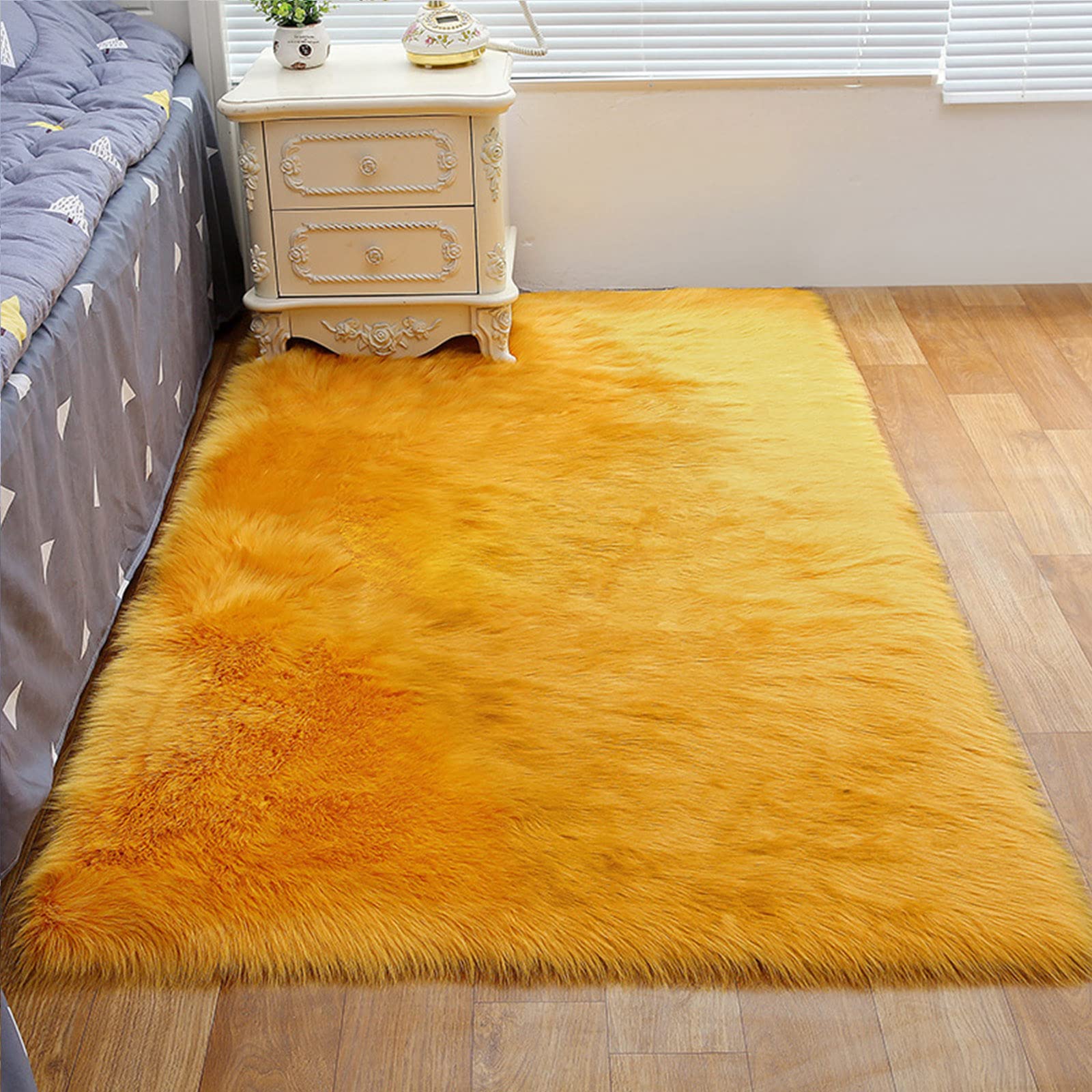 Premium Faux Sheepskin Rug - Soft Plush Shaggy Carpet, Non-Slip Faux Fur Floor Mat for Living Room, Bedroom, Sofa - Orange 40x60cm (16x24 Inches) - Cozy Home Decor, Perfect for Winter Warmth & Nursery Comfort