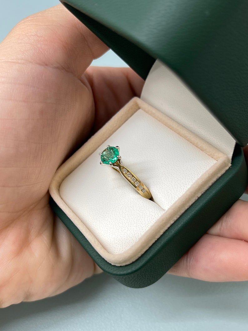 1.02tcw Two-Toned 14K Gold Emerald & Diamond Accent 6-Prong Ring - Round Cut Engagement Ring for Women, Perfect for Wedding, Anniversary & Special Occasions