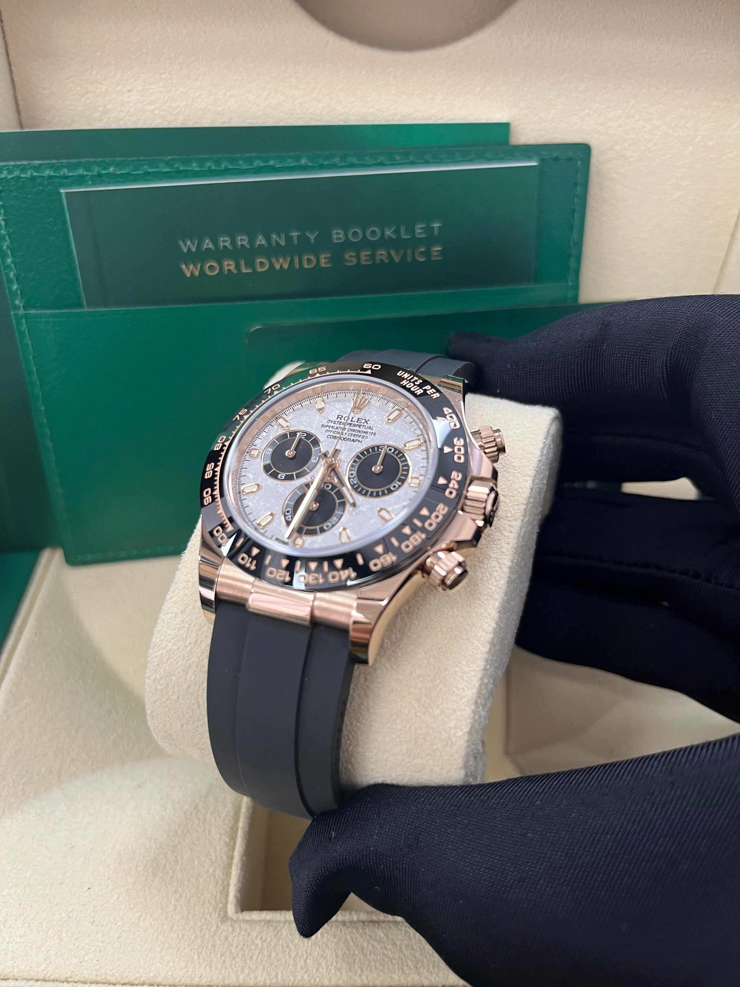 Rolex Daytona 40mm Everose Gold Cosmograph Watch - Meteorite Black Dial, Oysterflex Bracelet 116515LN | Luxury Men's Chronograph for Business & Special Occasions
