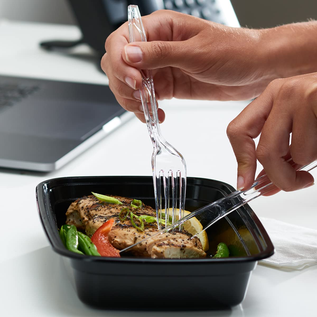 50-Pack Heavyweight Clear Plastic Knives - Durable Disposable Cutlery for Parties, Picnics, BBQs & Catering Events