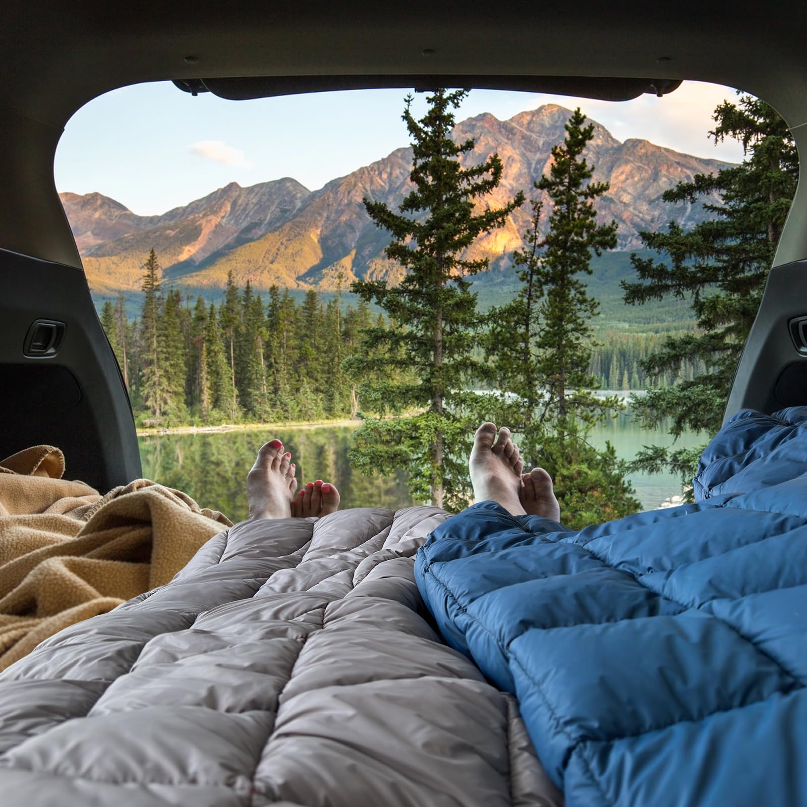 Packable Puffy Camping Blanket - Lightweight Windproof Down Alternative for Outdoor Adventures, Hiking, Backpacking, Beach, Picnic & Stadium Use (52x75 Inches) - Perfect for Cozy Evenings by the Campfire or Snuggling at Outdoor Events
