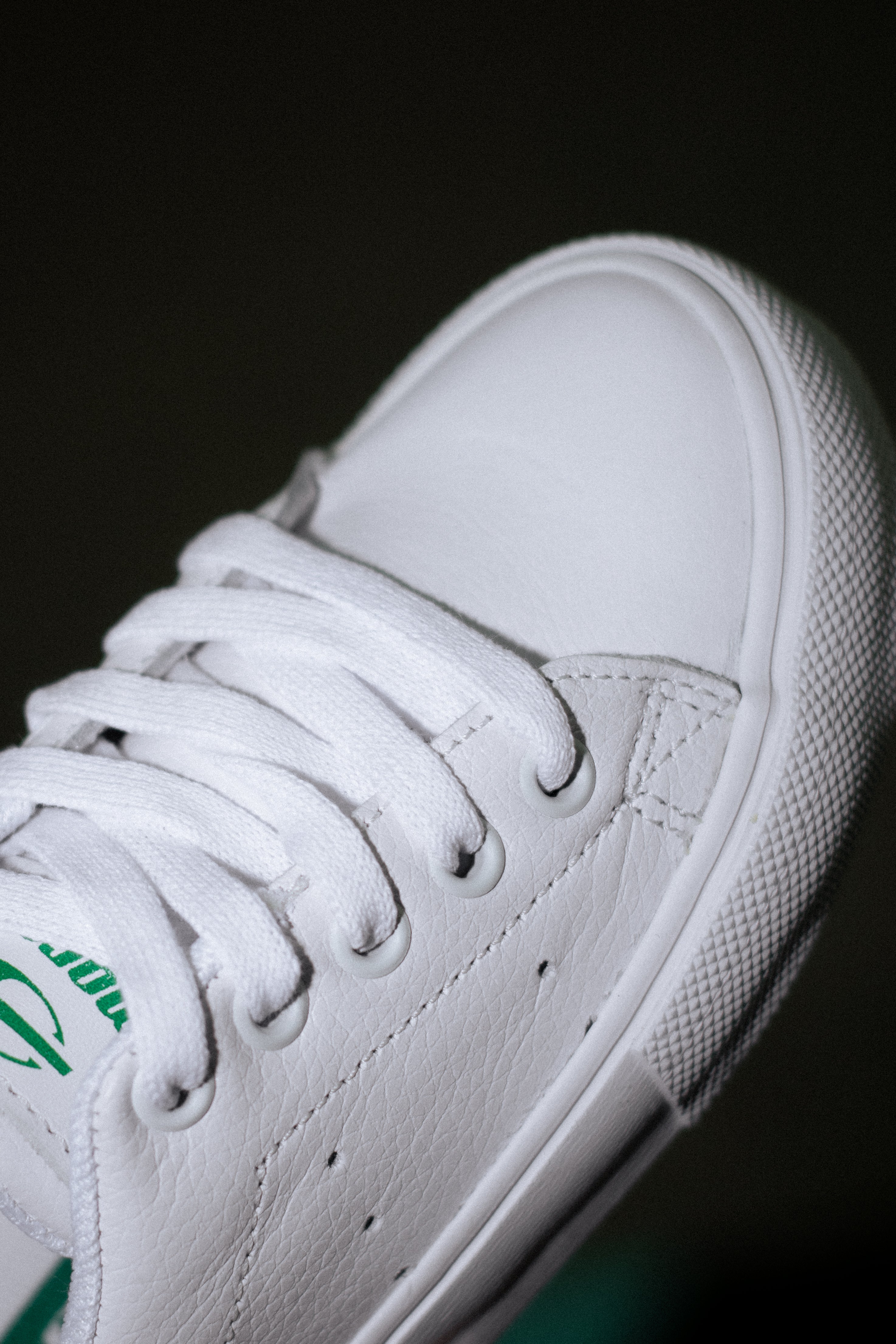Mormaii Kids Fade White Sneakers - Lightweight Breathable Running Shoes for Boys & Girls - Perfect for School, Playground & Daily Activities