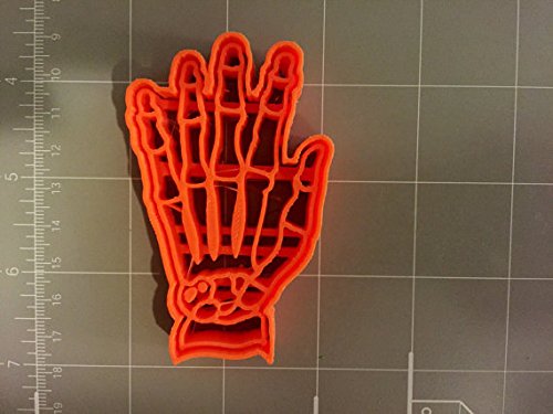 Halloween Hand Skeleton Cookie Cutter - Stainless Steel Baking Decorations for Spooky Cookies, Cupcakes & Gingerbread - Perfect for Halloween Parties, Horror Themed Events & DIY Baking Projects