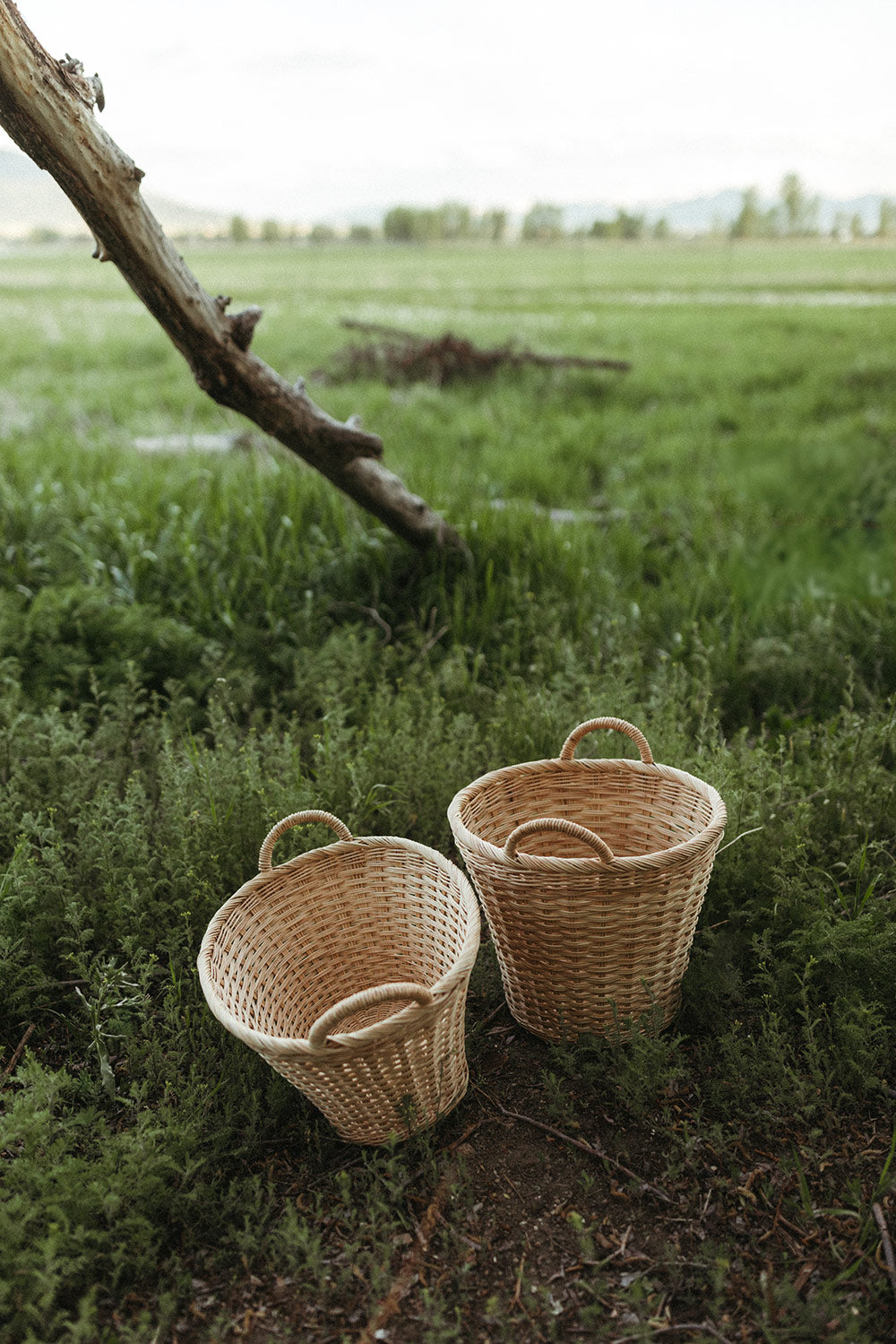 Handwoven Oval Floor Basket - Natural Fiber Storage Basket for Home Decor, Living Room, Bedroom & Nursery Organization - Perfect for Blankets, Toys & Magazines