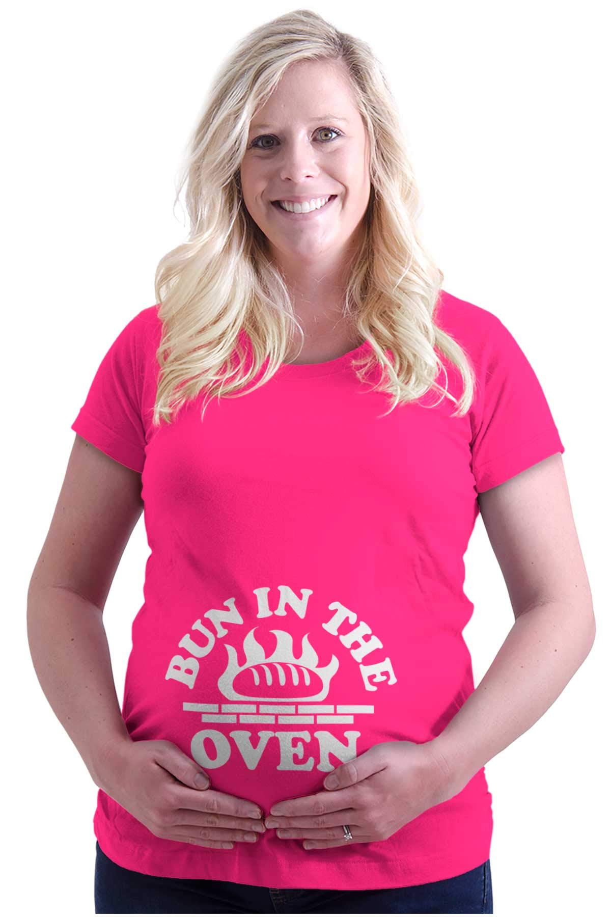 Funny Maternity T-Shirt for Women - 'Bun in The Oven' Pregnancy Tee - Comfortable & Cute Prenatal Shirt for Expecting Moms - Perfect for Baby Showers, Gender Reveals & Maternity Photos