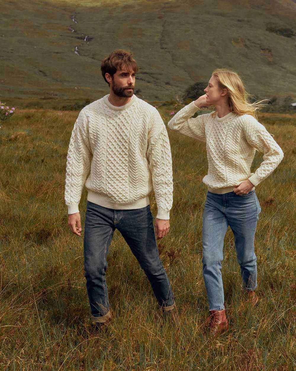 Aran Inisheer Traditional Irish Wool Sweater for Men & Women - Cozy Winter Knitwear for Outdoor Activities & Casual Wear