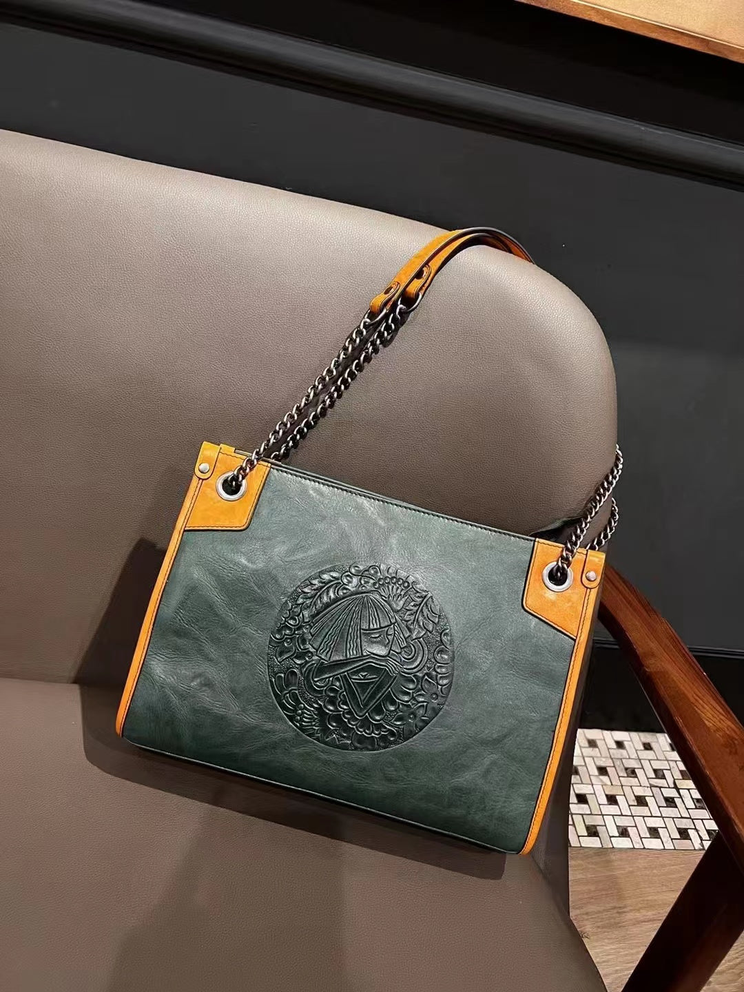 Timeless Chain Shoulder Tote Bag for Women - Elegant Leather Handbag with Gold Chain Strap - Perfect for Work, Travel and Everyday Use