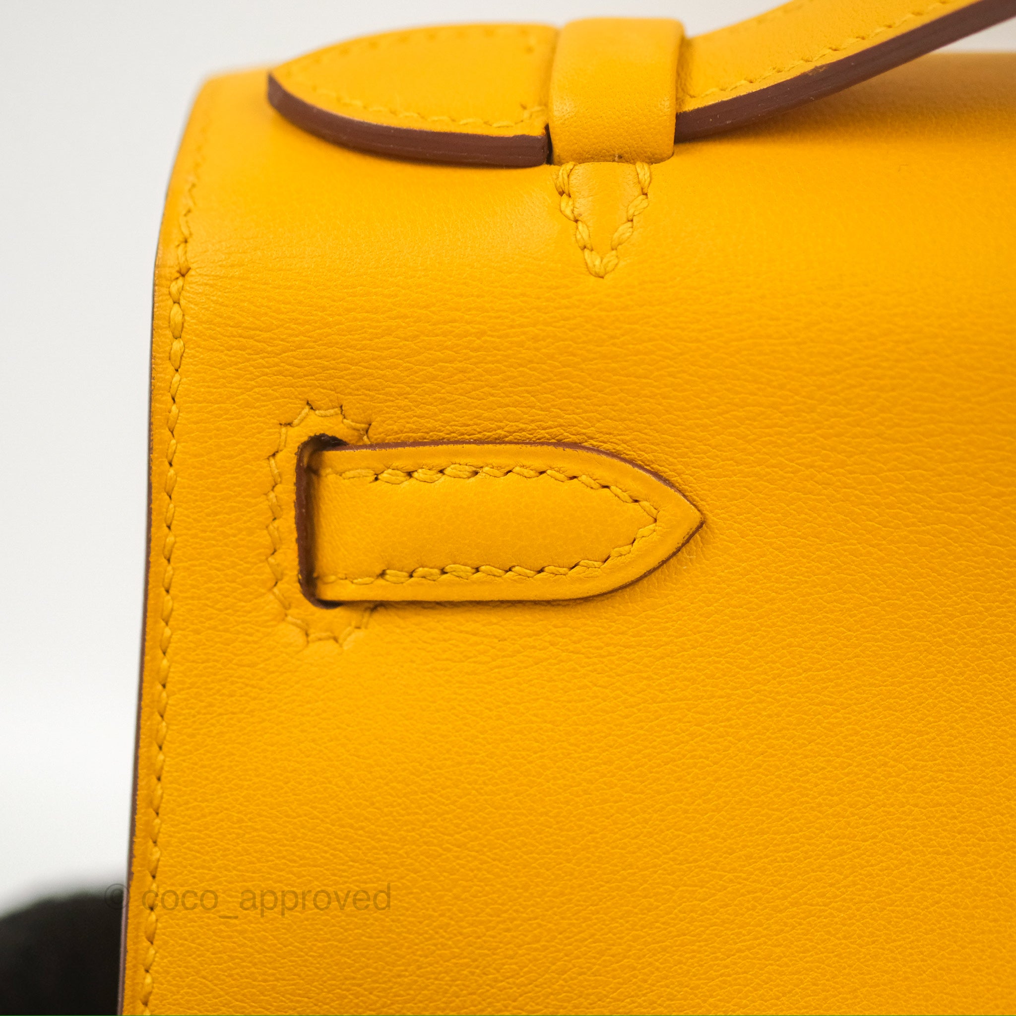 Hermès Kelly Mini Pochette Bag in Jaune Ambre Swift Leather with Gold Hardware - Luxury Crossbody Clutch for Women, Perfect for Evening Parties and Special Occasions