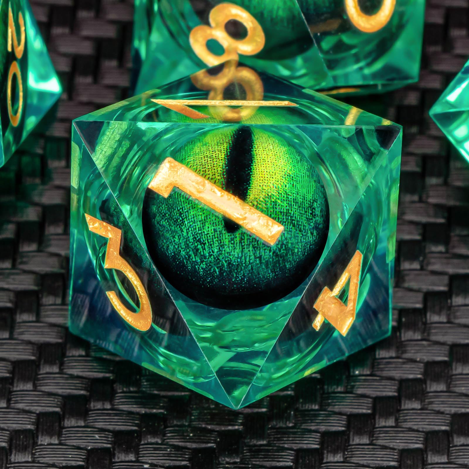KERWELLSI 7Pcs Liquid Core Dragon Eye DND Dice Set - Sharp Edge Resin Polyhedral RPG Dice (D20 D12 D10 D8 D6 D4) with Gift Box for Dungeons & Dragons, D&D Game Night & Tabletop Roleplaying