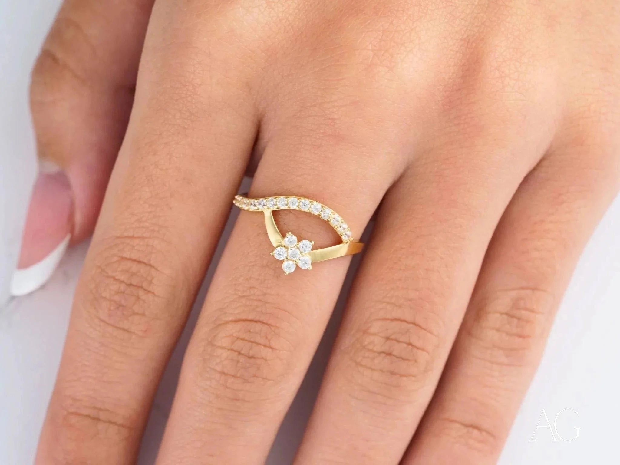 18K Yellow Gold CZ Flower Ring for Women - Elegant Cubic Zirconia Floral Jewelry - Perfect for Weddings, Anniversaries & Special Occasions
