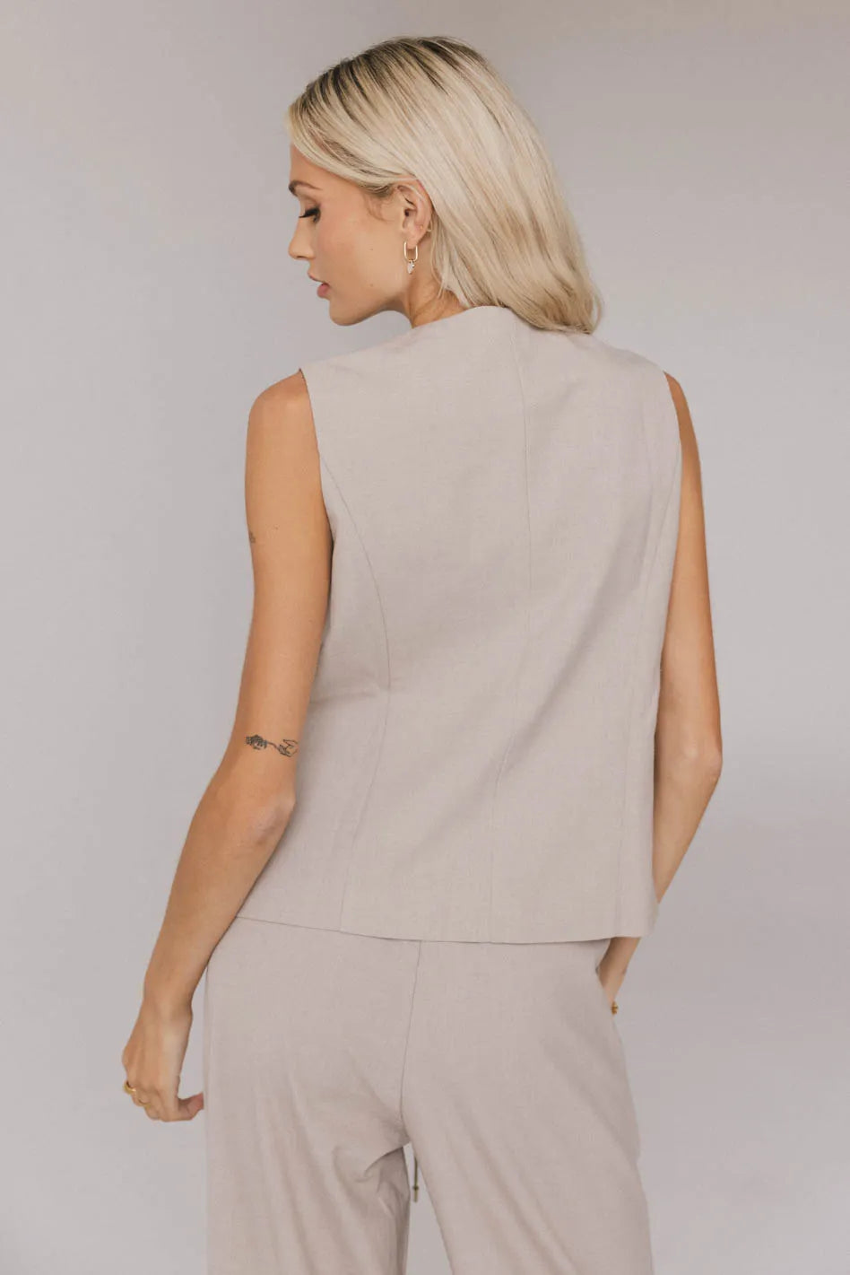 Eslyn Women's Oversized Long Vest in Taupe - Lightweight Casual Open Front Cardigan for Fall & Winter - Perfect for Layering, Office Wear, and Outdoor Activities
