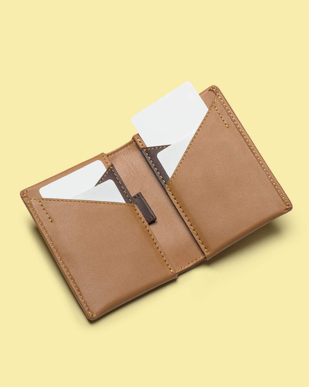 AUROCHS GRAVITY - Slim RFID Leather Bifold Wallet for Men | Minimalist Design | Premium Tan Leather | Ideal Gift for Dad, Husband & Boyfriend | Perfect for Everyday Carry, Travel & Business