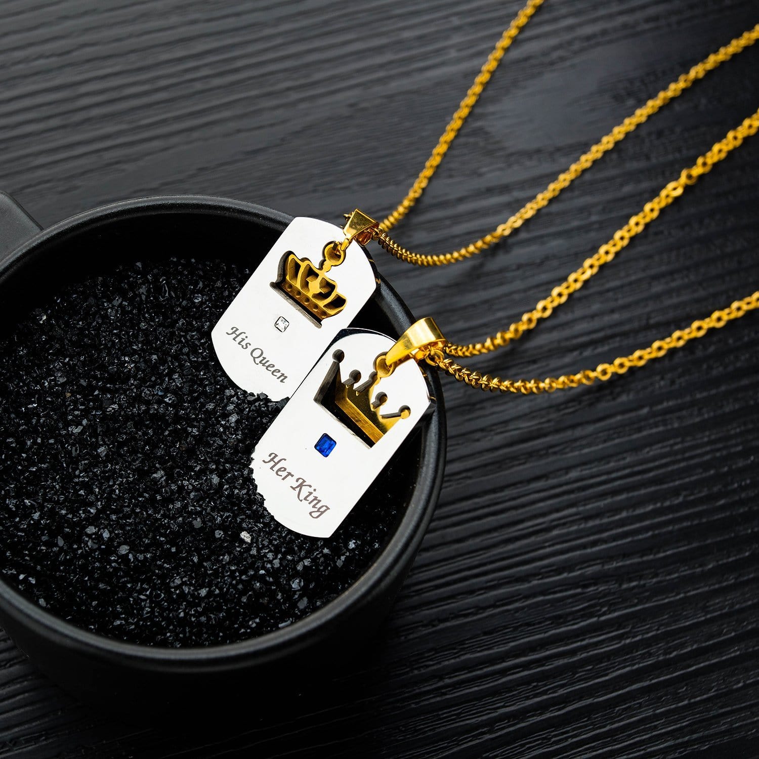 His & Hers Couple Necklace Set - Matching King and Queen Pendants for Couples - Perfect for Anniversaries, Valentine's Day & Romantic Gifts