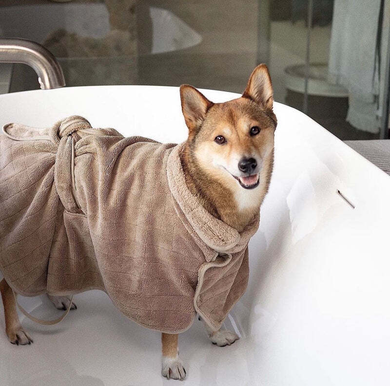 Soft & Cozy Baby Fleece Bathrobe for Toddlers - Warm Hooded Kids Robe for Bath Time & Loungewear - Perfect Post-Bath Wrap & Winter Comfort Wear