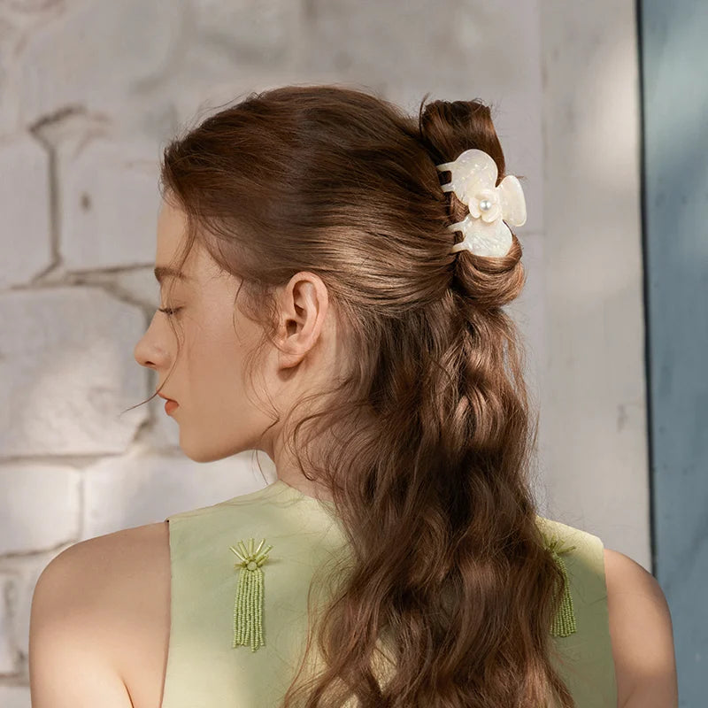 Eloise Medium Hair Claw Clip - Strong Hold Hair Clips for Women, Non-Slip Hair Accessories for Thick or Thin Hair - Perfect for Workouts, Office, and Everyday Styling
