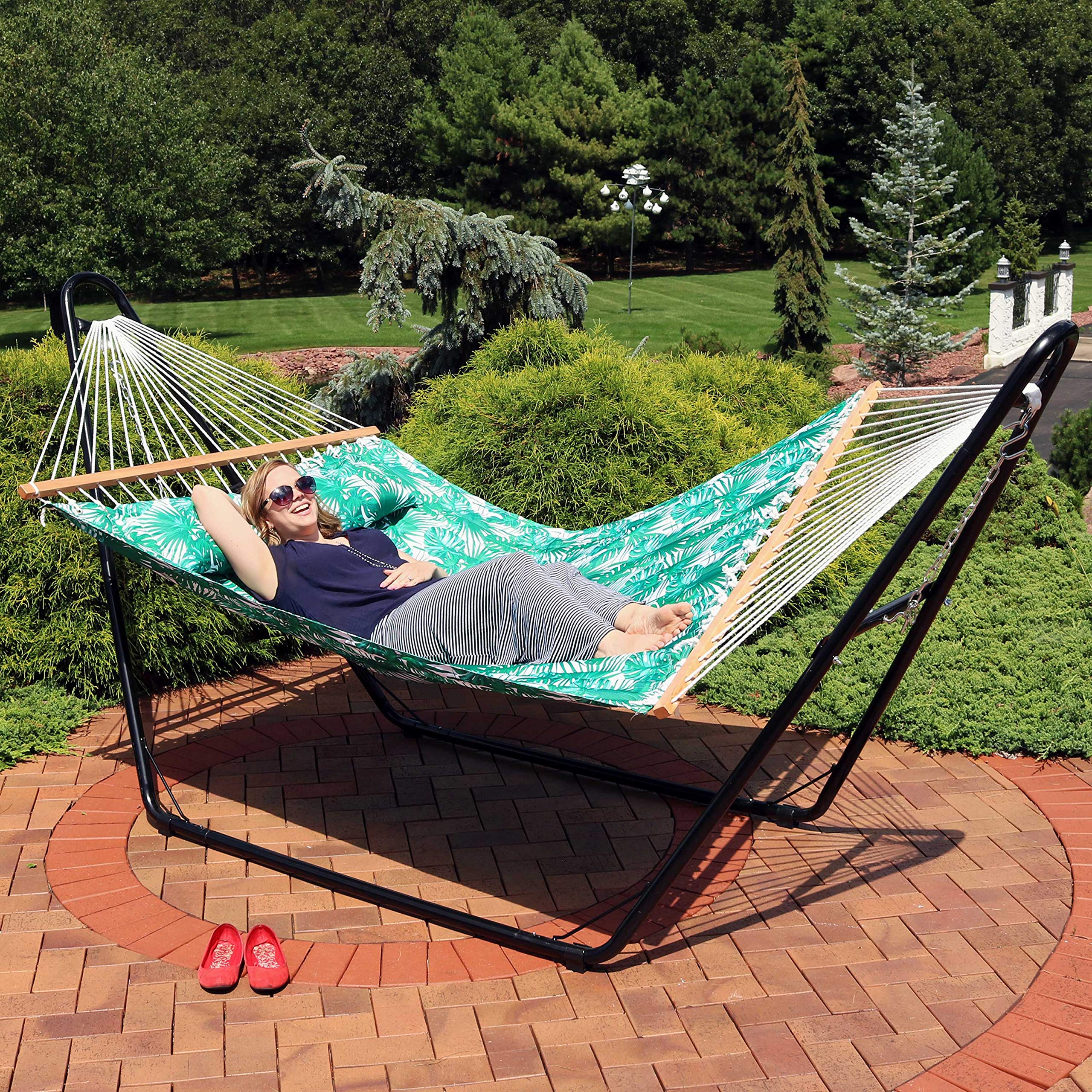 Sunnydaze Quilted Outdoor Hammock with Spreader Bars - Heavy Duty 450 lb Capacity Double Hammock for Patio, Backyard, Camping - Green Palm Leaf Design for Relaxation & Lounging