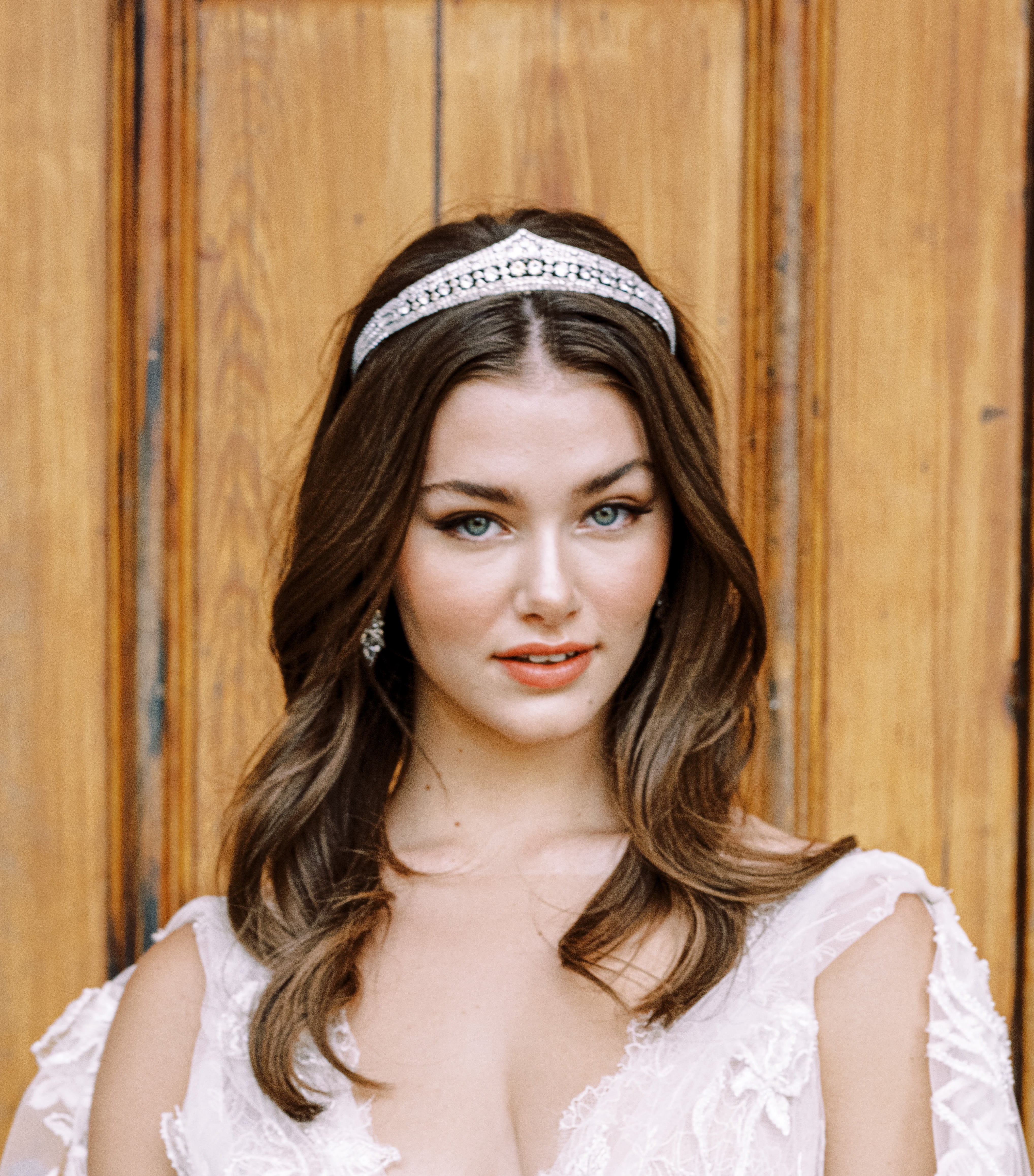 DUCHESS OF CALABRIA Simulated Diamond Royal Bridal Crown Tiara - Elegant Wedding Headpiece for Brides, Princess Costume Accessory & Photo Shoot Prop