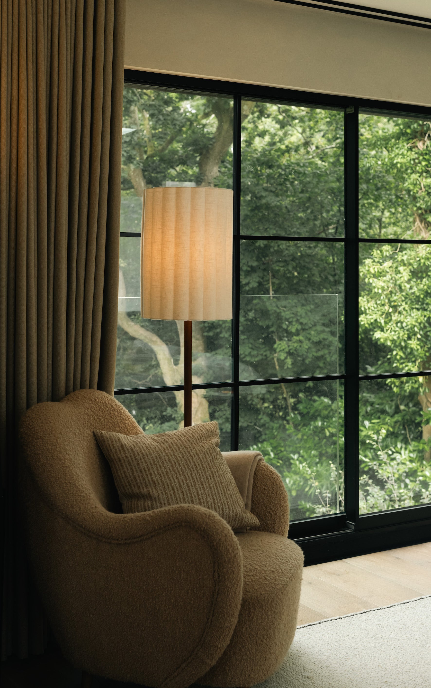 Folia Walnut Wood & Scalloped Natural Linen Floor Lamp - Modern Farmhouse Lighting for Living Room, Bedroom, or Office Decor