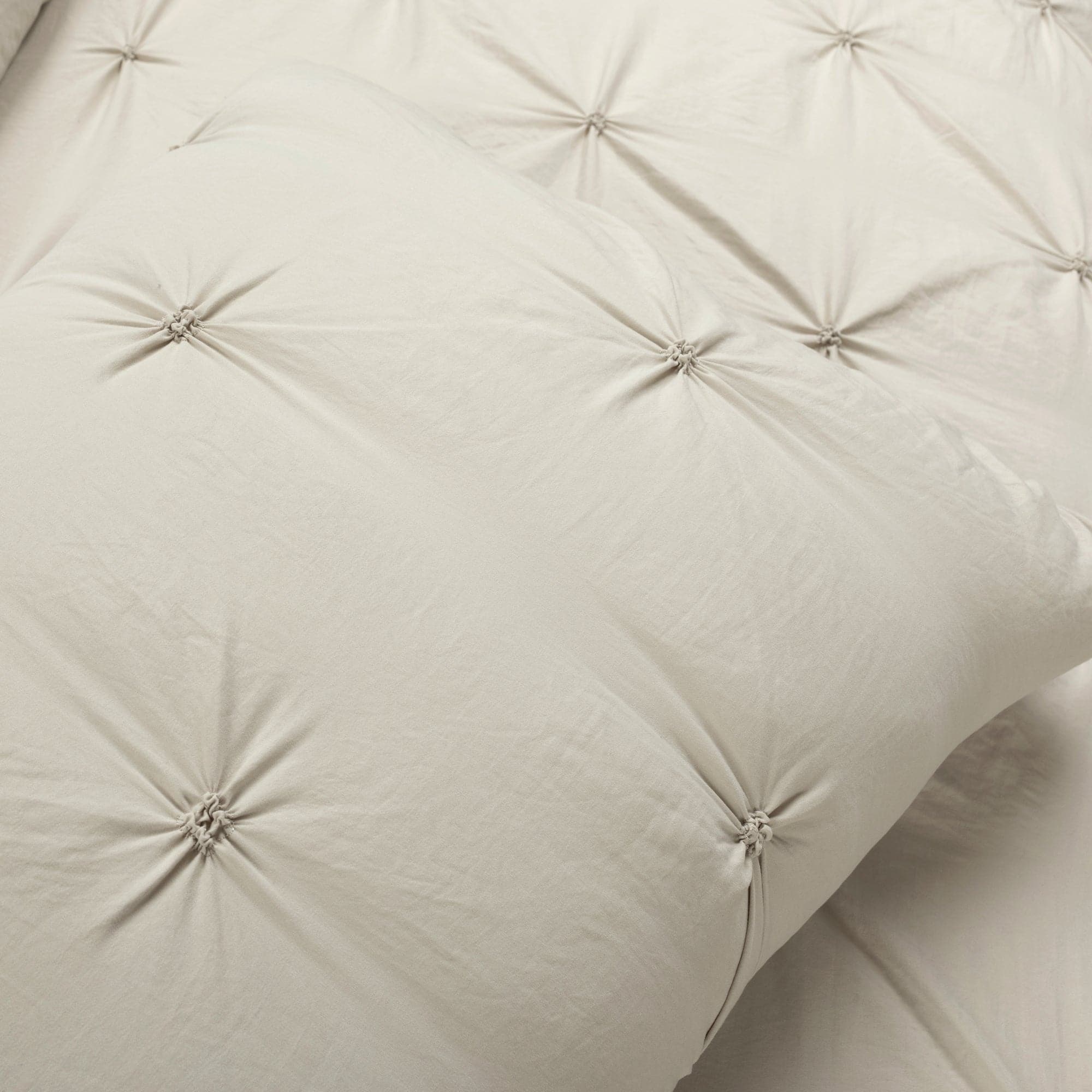 Ravello Pintuck Reversible Comforter Bed in a Bag Set - Queen Size Luxury Bedding for Master Bedroom & Guest Room | Complete Comforter, Sheet Set & Pillow Shams