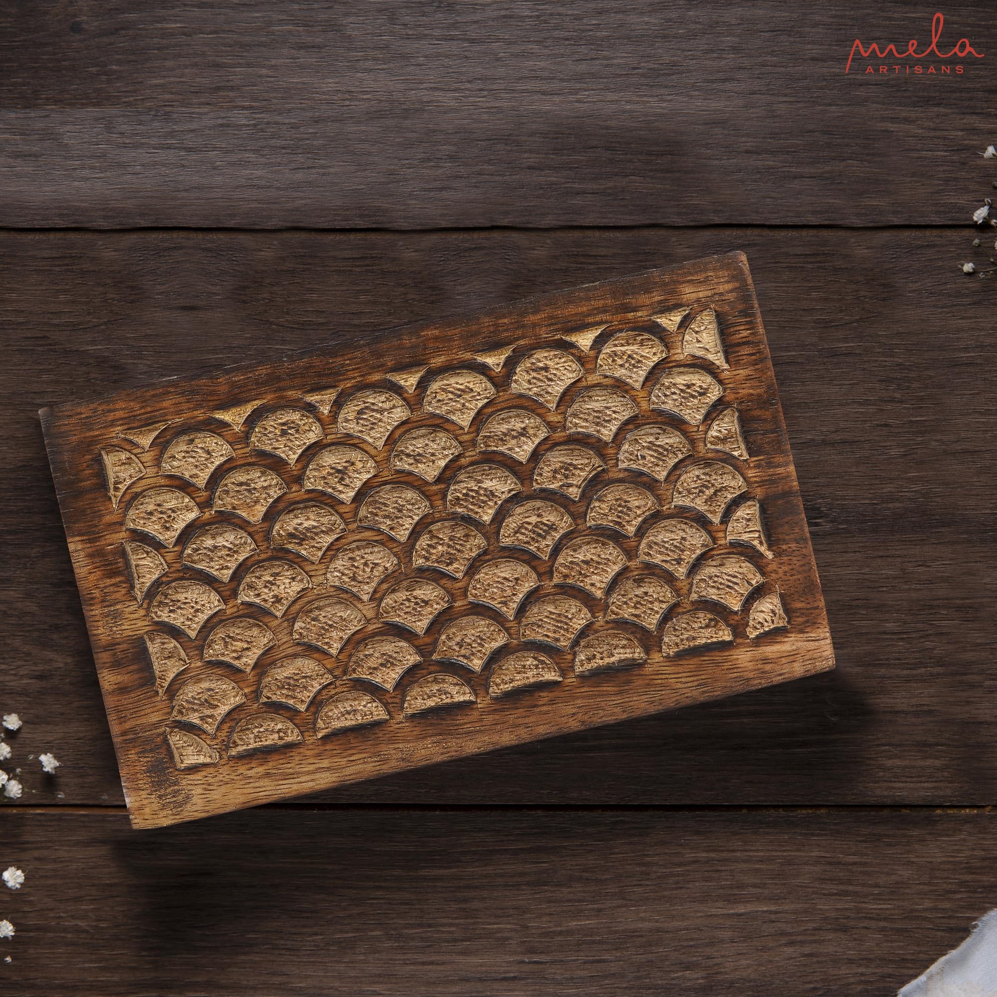 Handmade Carved Scallop Mango Wood Box with Lid - Medium Burnt Finish Decorative Storage Box - 7.5” x 4.5” x 3” - Perfect for Memory Keepsakes, Jewelry, Photos & Home Decor