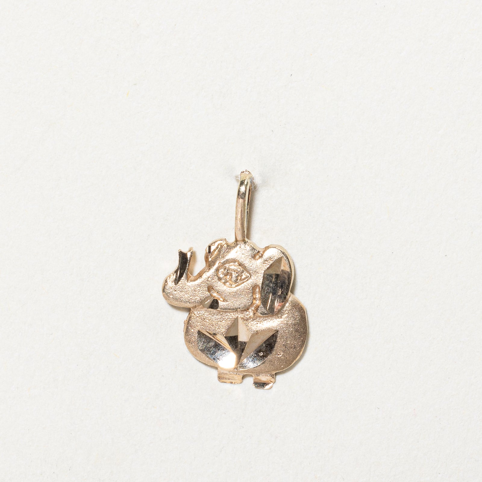 10K Yellow Gold Elephant Pendant Necklace - Elegant Animal Jewelry for Women - Perfect Gift for Birthday, Anniversary & Special Occasions