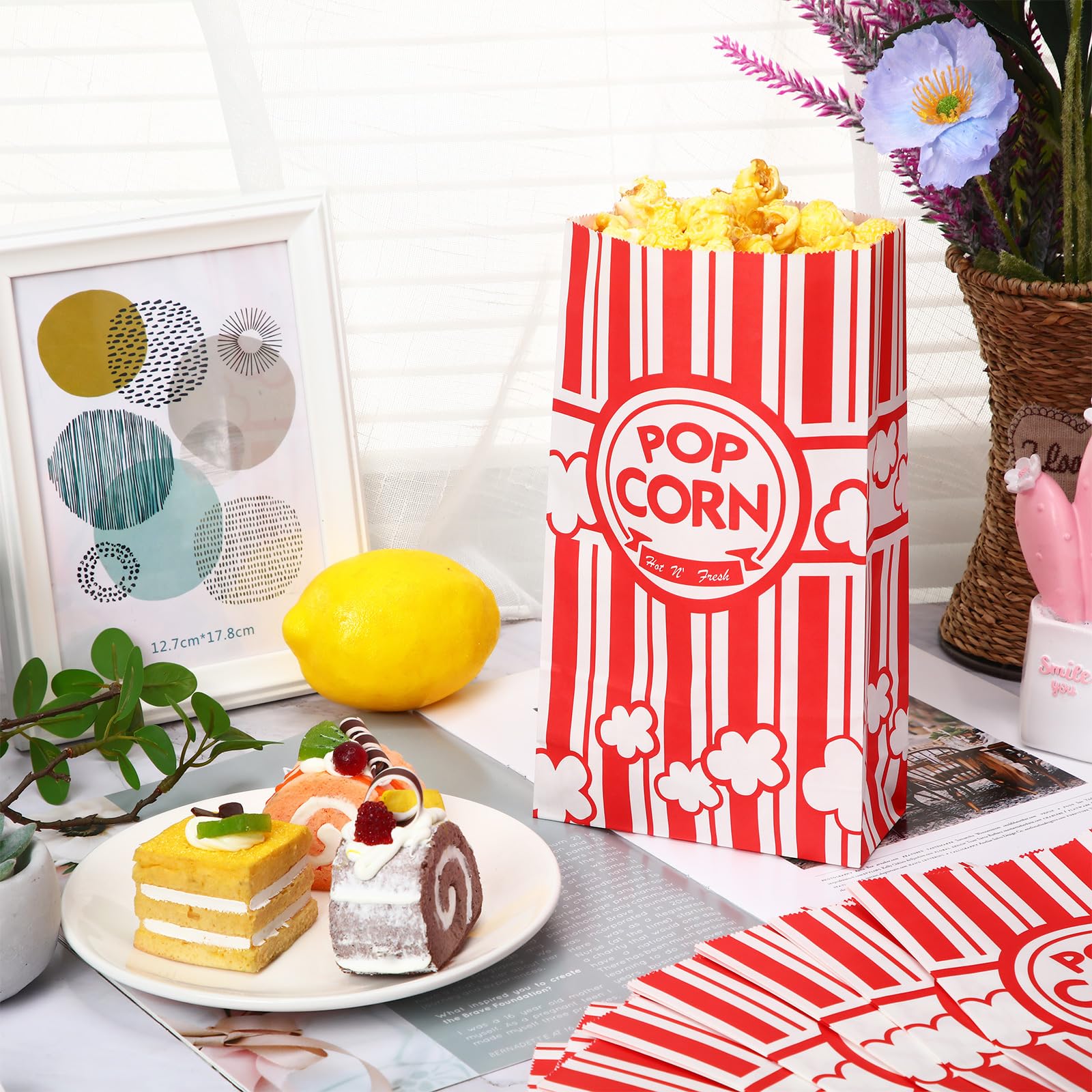 800 Pcs 2 oz Red & White Flat Bottom Popcorn Bags - Disposable Movie Theater Style Containers for Parties, Carnivals, Movie Nights & Retro Themed Events - Bulk Popcorn Boxes with Sleeves for Concessions & Home Theater Snacks