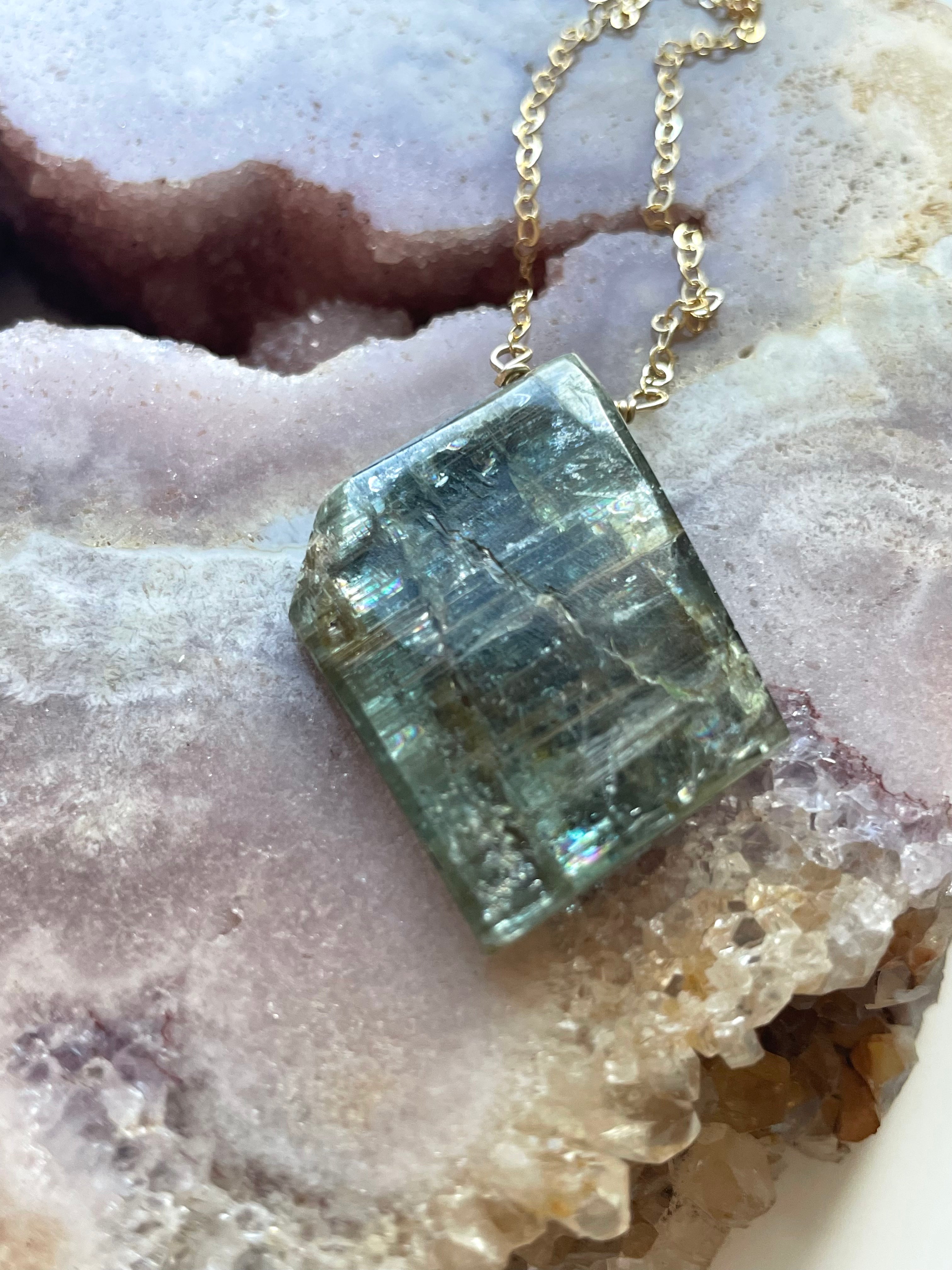 Natural Blue Kyanite Gemstone Pendant Necklace for Women - Healing Crystal Jewelry for Meditation & Energy Balancing - Perfect for Yoga, Spiritual Gifts & Everyday Wear