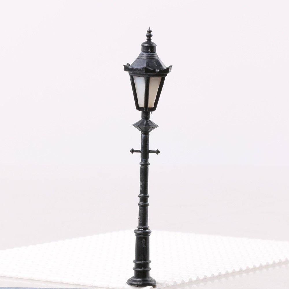10PCS 1:25 Scale LED Courtyard Lamps - Miniature Street Lights for Model Railways & Train Sets - Perfect for Dioramas, Christmas Villages & Landscape Scenes