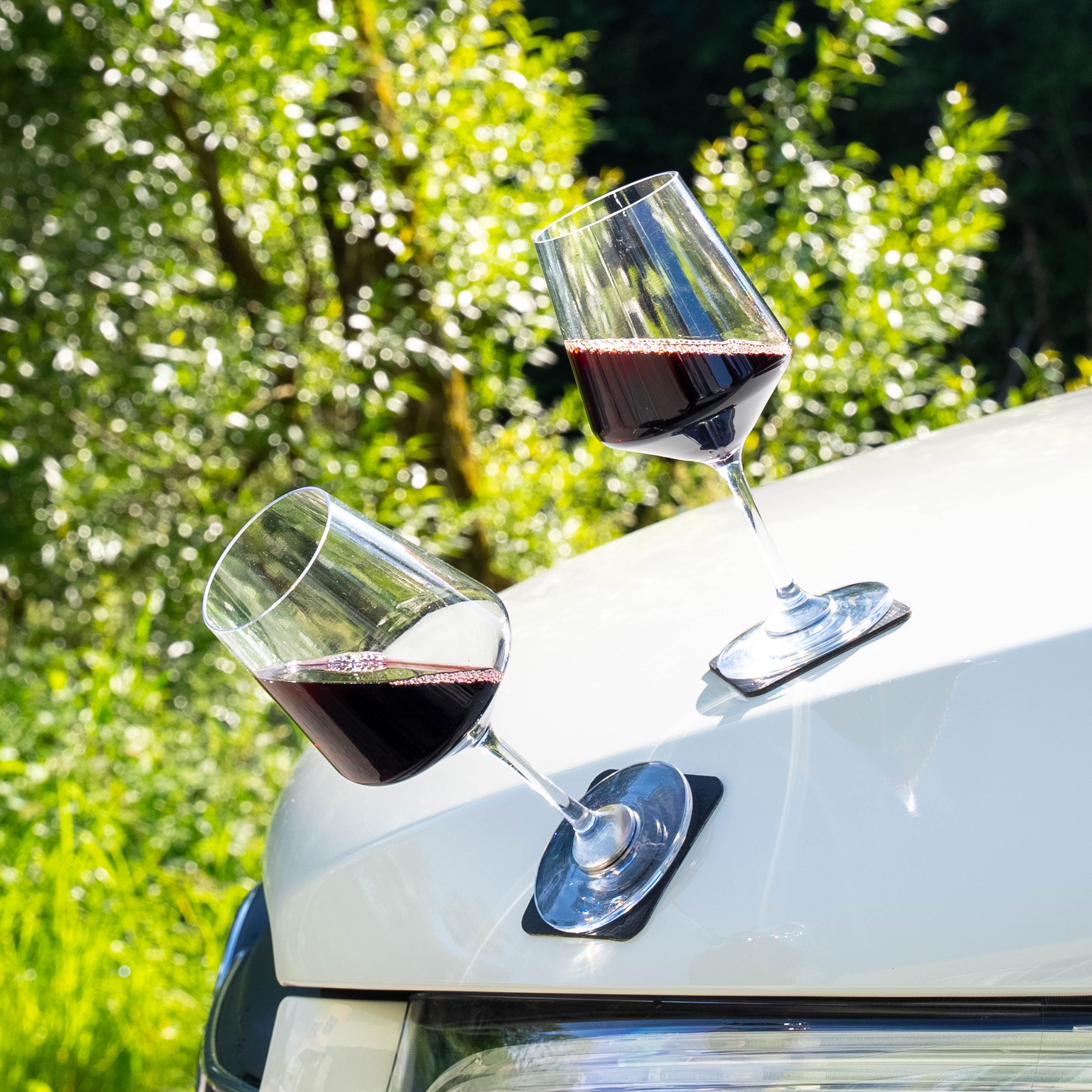Premium Magnetic Plastic Wine Glasses Set - Shatterproof & Durable for Outdoor Parties, Camping, and Beach Picnics