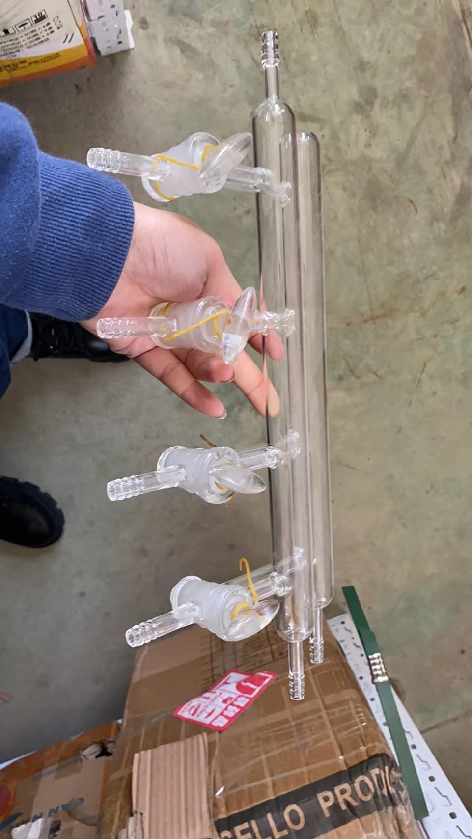 High-Quality Lab Glass Double Manifold Vacuum Gas Distributor for Schlenk Line - Double Row Vacuum Gas Distribution System with Solid Glass Stopcock - Perfect for Chemistry Labs, Research Experiments & Inert Gas Handling