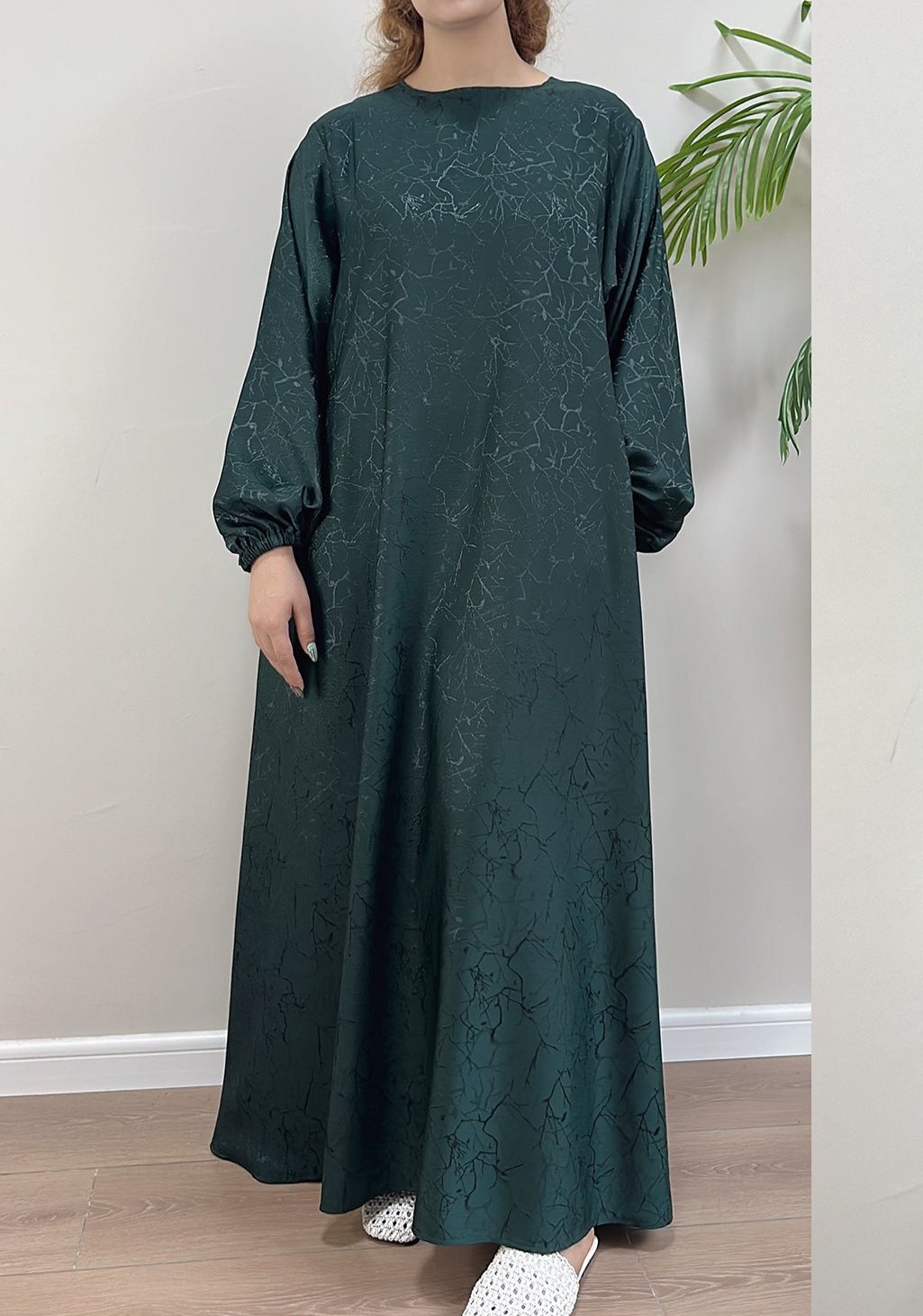 Elegant Maura Textured Abaya with Adjustable Belt - Modest Islamic Dress for Women - Perfect for Prayer, Eid, and Special Occasions