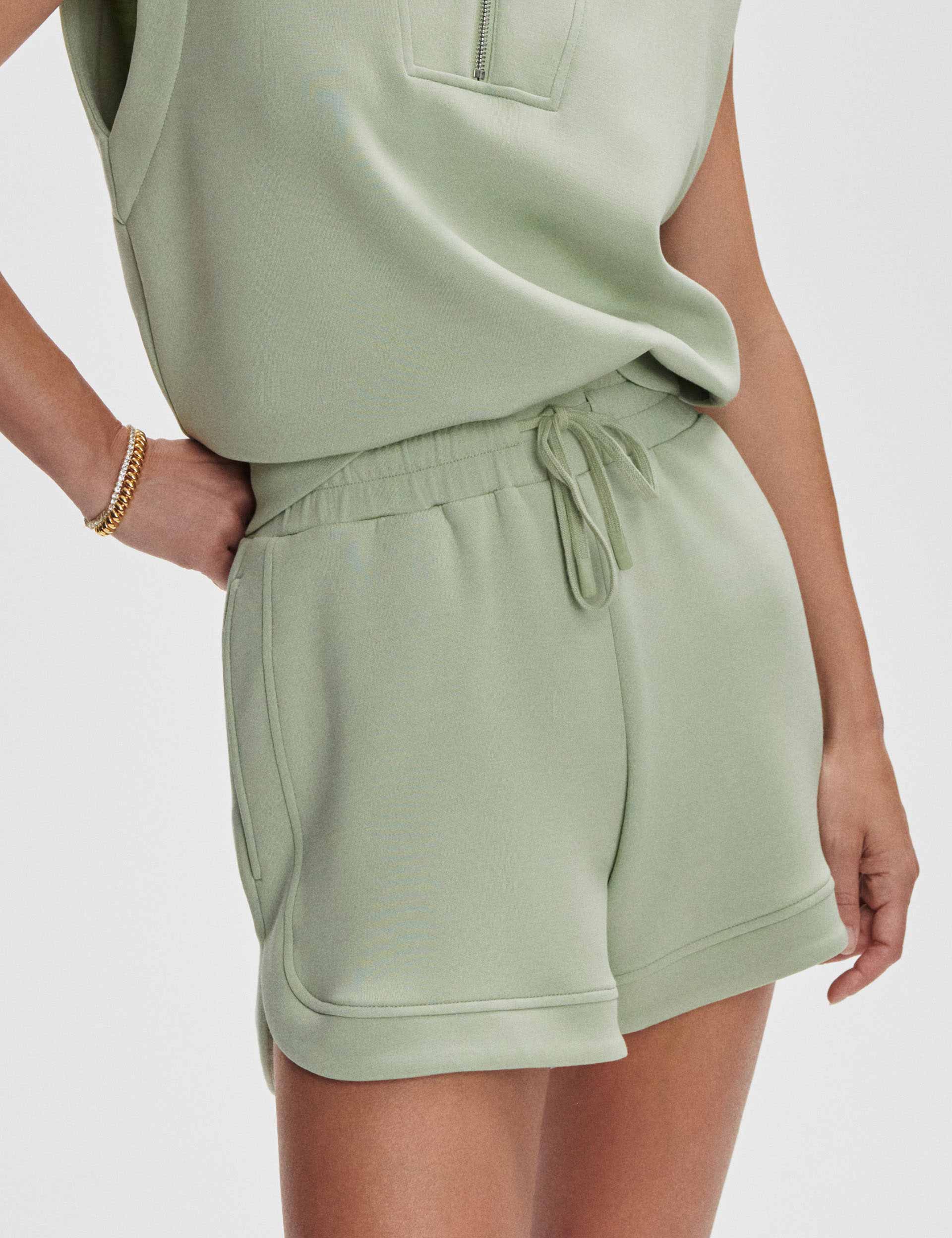 Ollie High Waisted Shorts 3.5